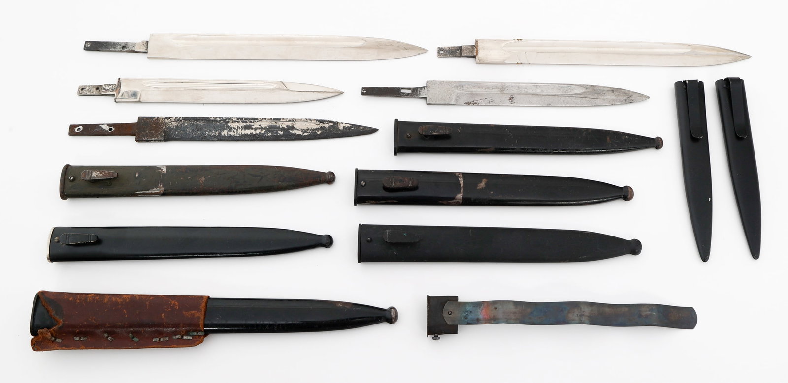WWI - WWII GERMAN BAYONET BLADES & SCABBARDS: WWI - WWII GERMAN BAYONET BLADES & SCABBARDS WWI - WWII German Bayonet Blades & Scabbards. (5) German K98 bayonet blades. No hilts. (8) German bayonet & boot knife scabbards. (1) Scabbard throat fitti