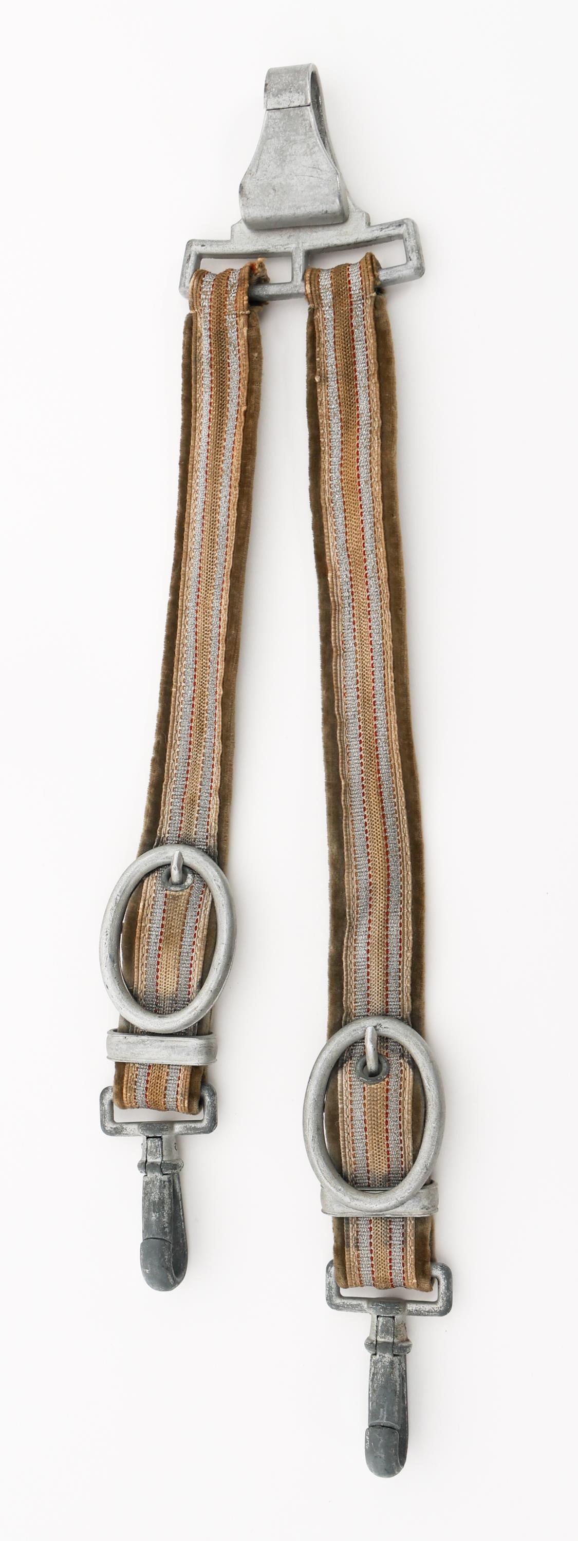 WWII GERMAN RED CROSS OFFICER DRESS DAGGER HANGER: WWII GERMAN RED CROSS OFFICER DRESS DAGGER HANGER WWII German Red Cross Officer Dress Dagger Hanger. Red, aluminum, and tan thread construction with olive green felt backing. Alloy clips and buckles w