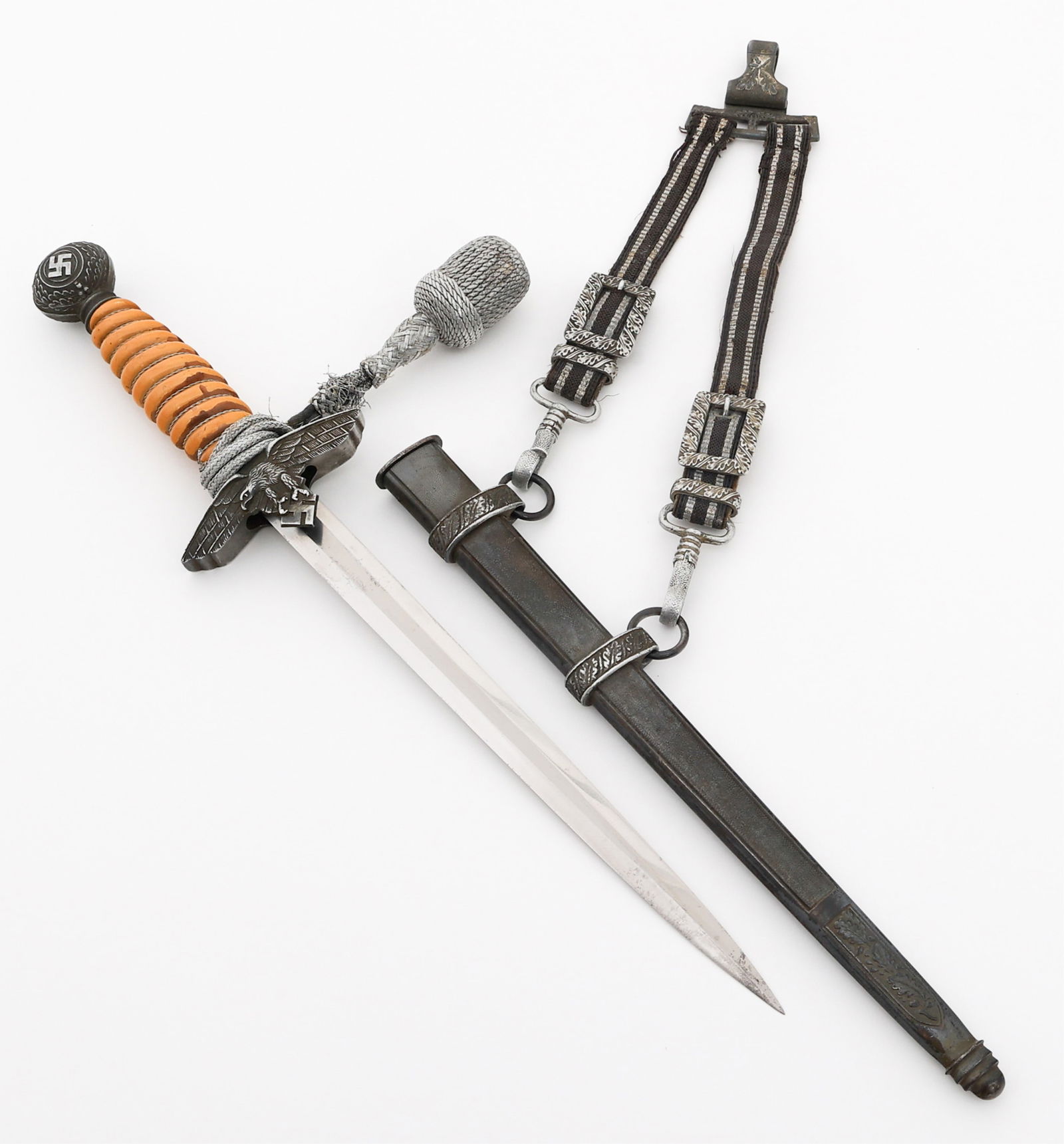 WWII GERMAN LUFTWAFFE 2nd MODEL DAGGER & HANGER: WWII GERMAN LUFTWAFFE 2nd MODEL DAGGER & HANGER WWII German Luftwaffe 2nd Model Officer Dagger. Double edged, bright blade. Maker mark of Robert Klaas etched near the ricasso. Leather buffer pad prese