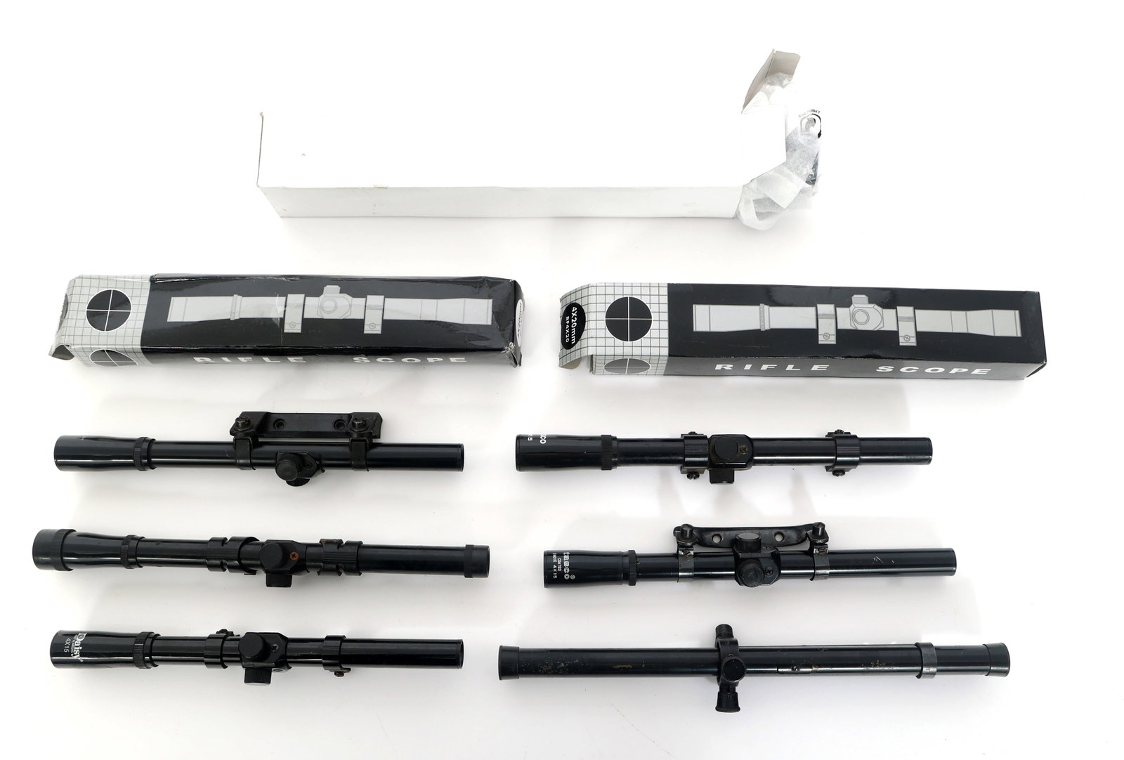 RIFLE & BB AIR RIFLE SCOPES: RIFLE & BB AIR RIFLE SCOPES One Daisy 4x15, Two Tasco 4x15, One Glenfield 4x15, One Ruger 4x32, One Wards Model 93M, and Three Unmarked scopes.