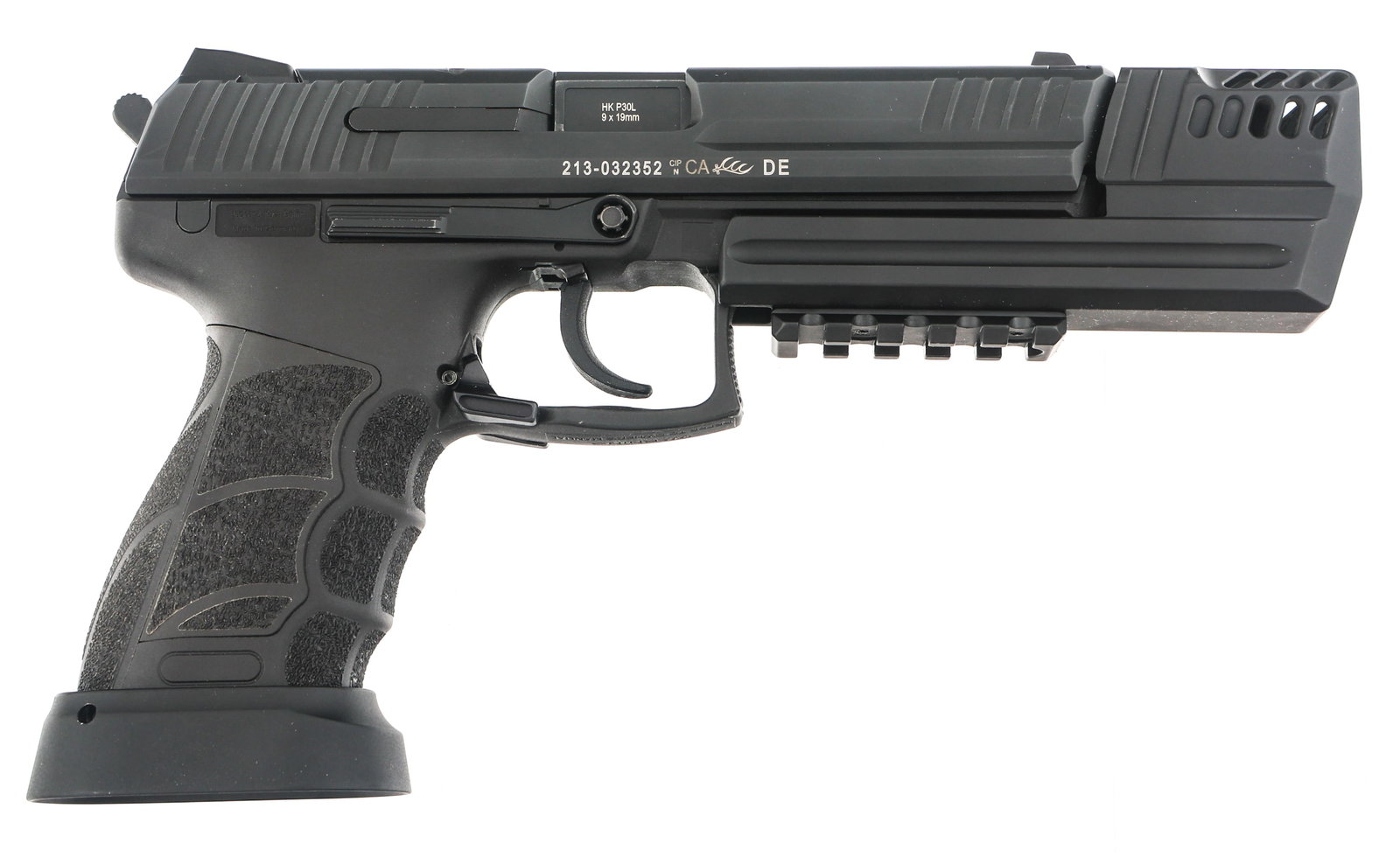 HK MODEL P30L-V3 9mm CALIBER PISTOL: HK MODEL P30L-V3 9mm CALIBER PISTOL HK Model P30L-V3 9x19mm caliber pistol. 3 dot night sights. Rail mounted compensator. Threaded barrel. Original barrel included. Three magazines with loader. Grip p