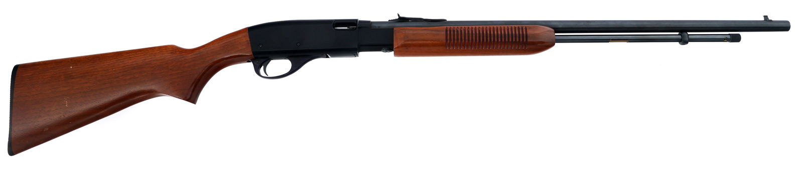 REMINGTON MODEL 572 FIELDMASTER .22 S-L-LR RIFLE: REMINGTON MODEL 572 FIELDMASTER .22 S-L-LR RIFLE Remington Model 572 Fieldmaster .22 S-L-LR caliber pump action rifle. Wood stock and slotted forend. Checkered wood butt plate. Blade front sight. Adju