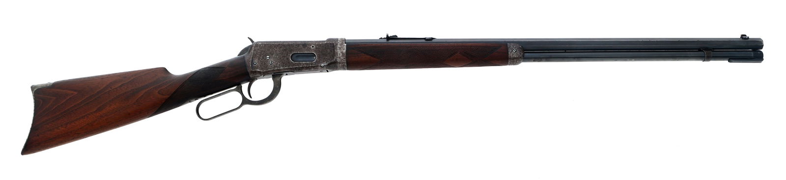 1913 WINCHESTER MODEL 1894 .32-40 CALIBER RIFLE: 1913 WINCHESTER MODEL 1894 .32-40 CALIBER RIFLE 1913 Winchester Model 1894 .32-40 caliber lever action rifle. 26 inch octagonal barrel. Checkered wood stock and forend. Steel butt plate. Blade front s