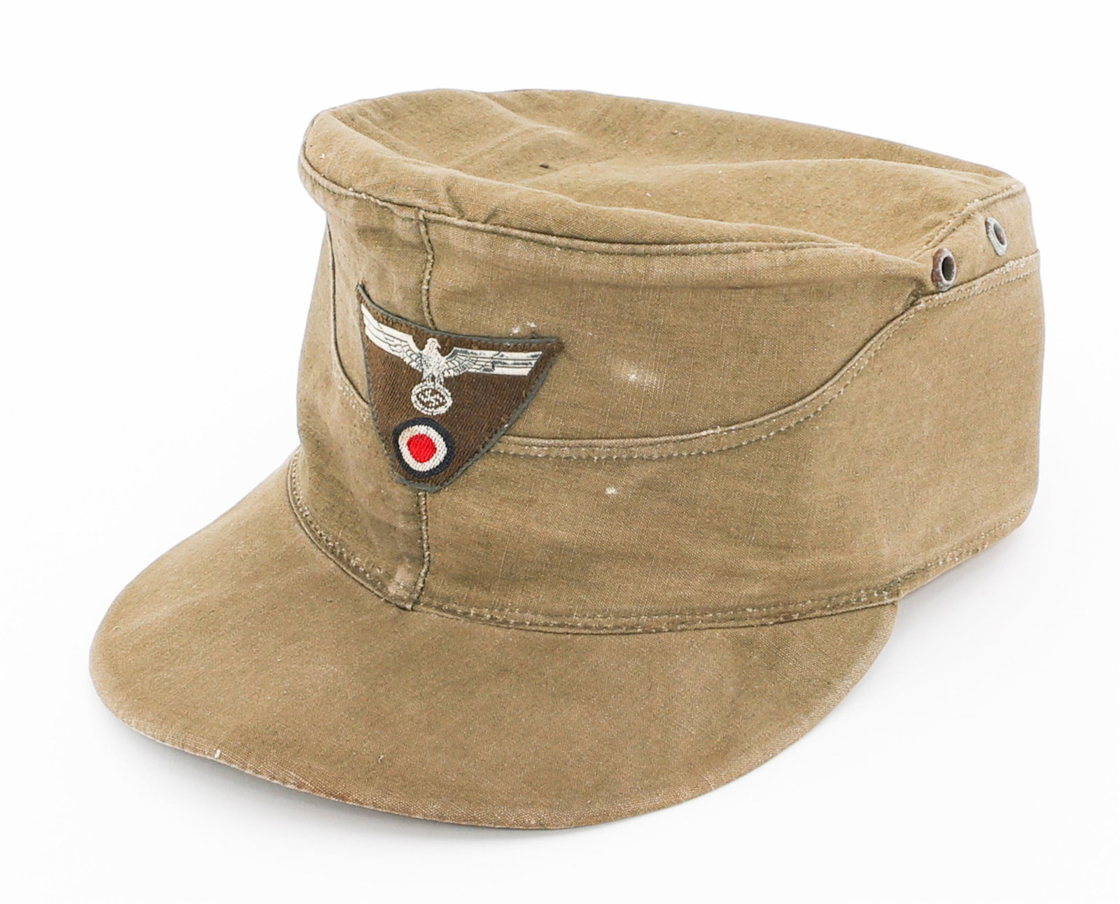 WWII GERMAN HEER EM / NCO M41 TROPICAL FIELD CAP: WWII GERMAN HEER EM / NCO M41 TROPICAL FIELD CAP WWII German Heer M41 Enlisted Man / NCO Tropical Field Cap. Olive brown cotton construction. Cloth German eagle cap badge and national tri-color cockad