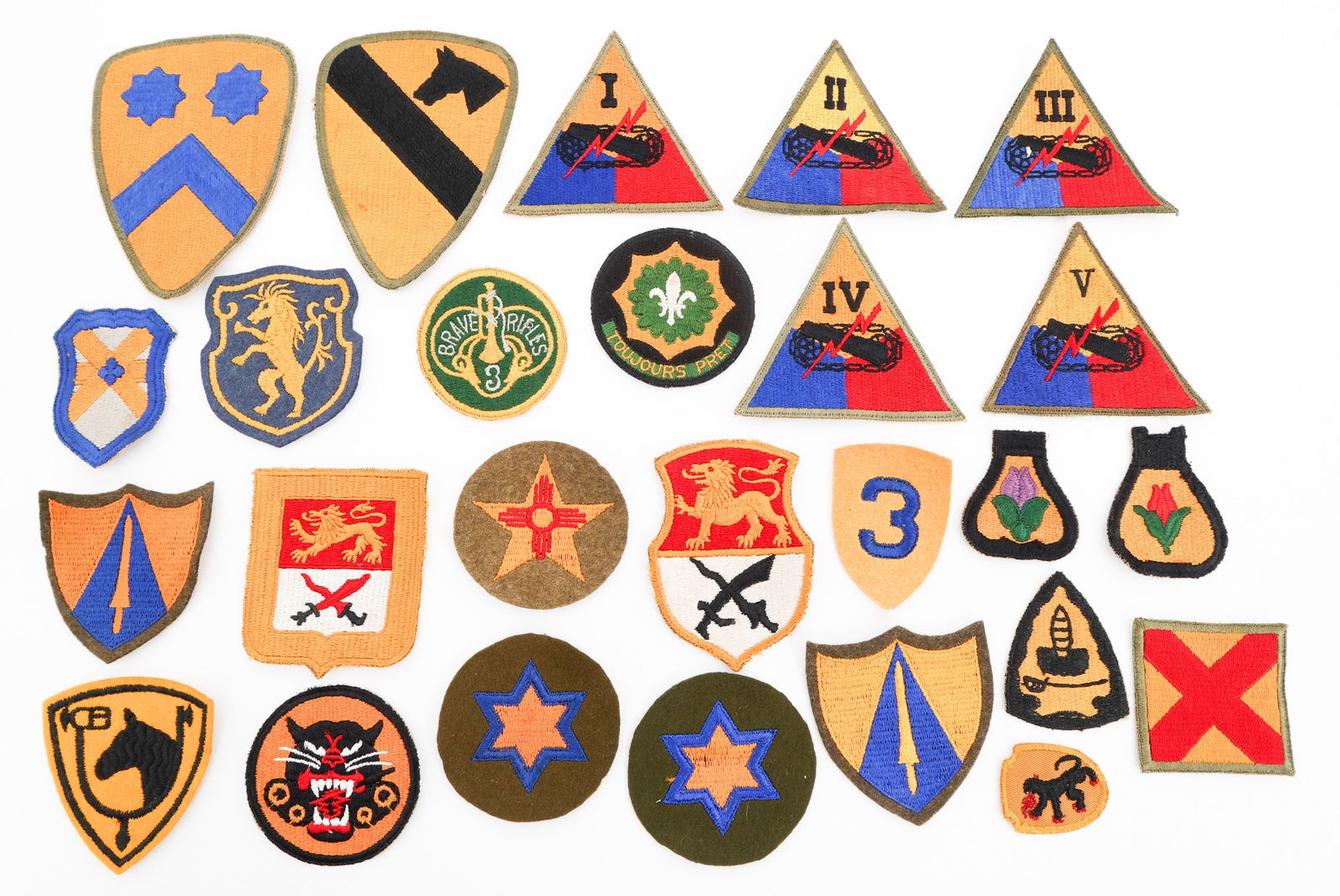 WWII US ARMY ARMORED & CAVALRY DIVISION PATCHES: WWII US ARMY ARMORED & CAVALRY DIVISION PATCHES WWII US Army Armored and Cavalry Division Patches. Includes 1st, 2nd, 3rd, 4th, and 5th Armored Divisions, Tank Destroyer Battalion, 1st and 61st Cavalr