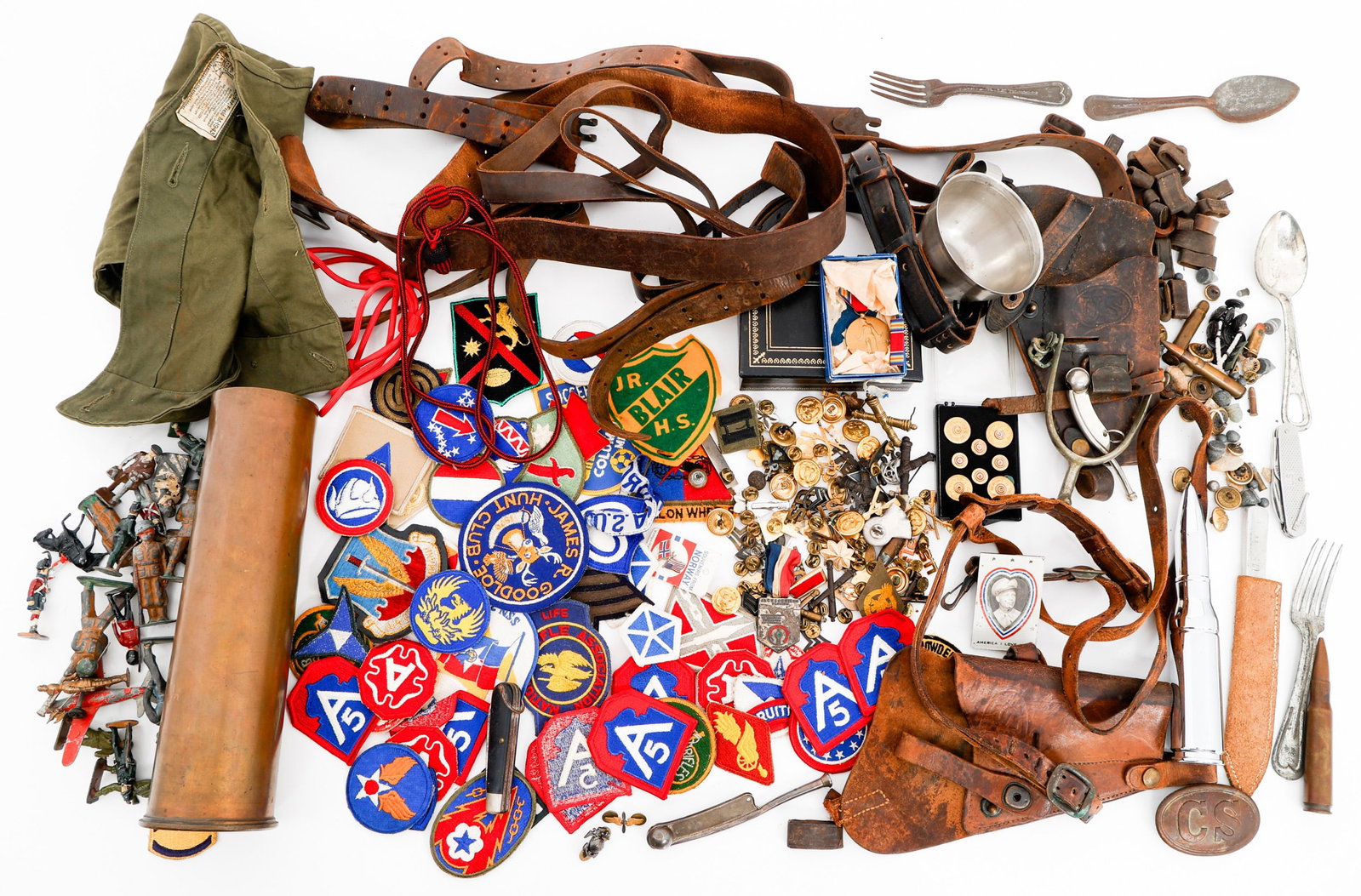 WWI - COLD WAR US PATCHES, GEAR & INSIGNIA BONANZA: WWI - COLD WAR US PATCHES, GEAR & INSIGNIA BONANZA WWI - Cold War US Armed Forces Bonanza. Includes Medals, Badges, Collar Insignia, Patches, 1911 Shoulder Holster, Flatware, Cavalry Spurs, Trench Art