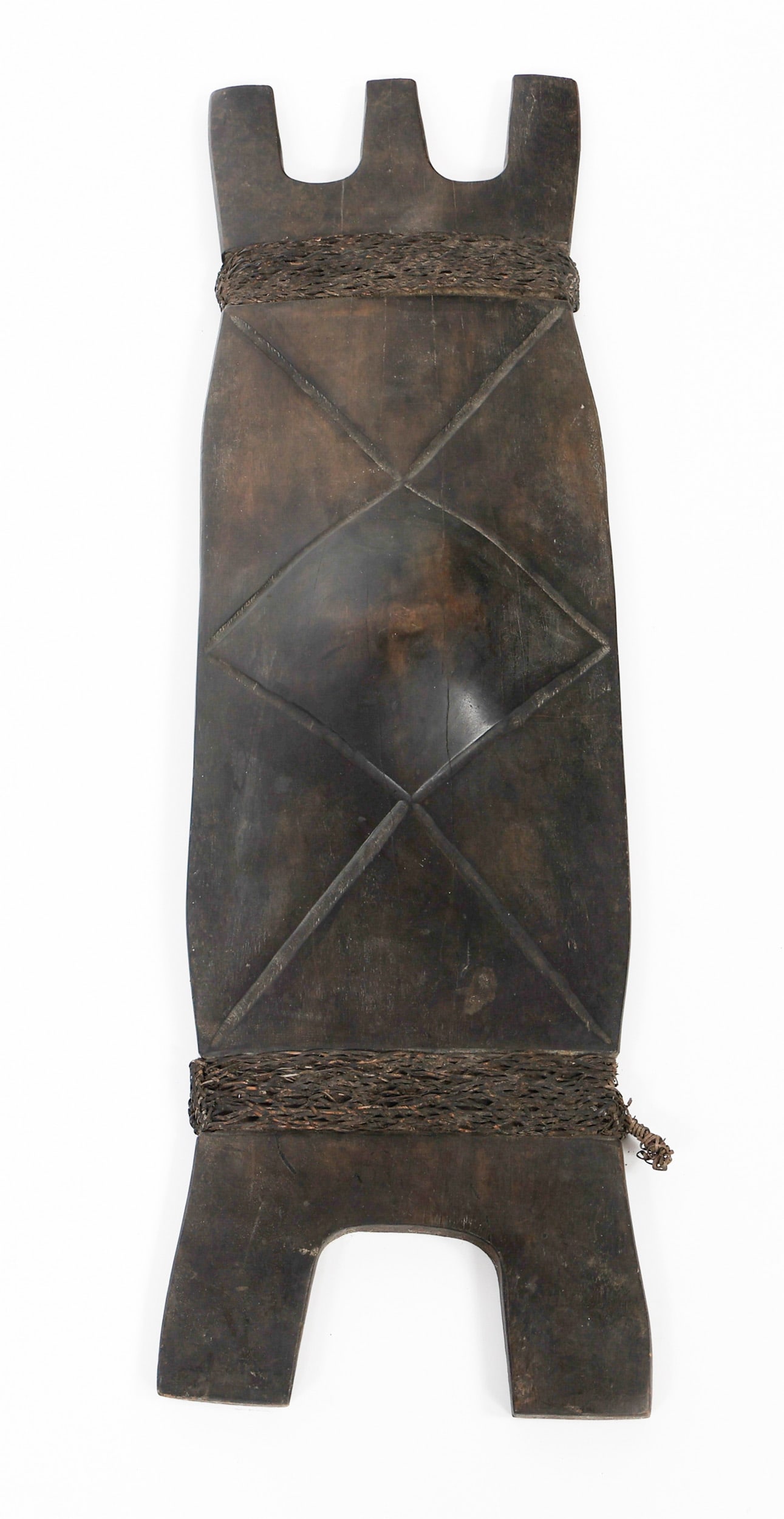 FILIPINO HEADHUNTERS KALASAG WOODEN SHIELD: FILIPINO HEADHUNTERS KALASAG WOODEN SHIELD Filipino Headhunters Kalasag Wooden Shield. Size: 37" x 10 5/8"