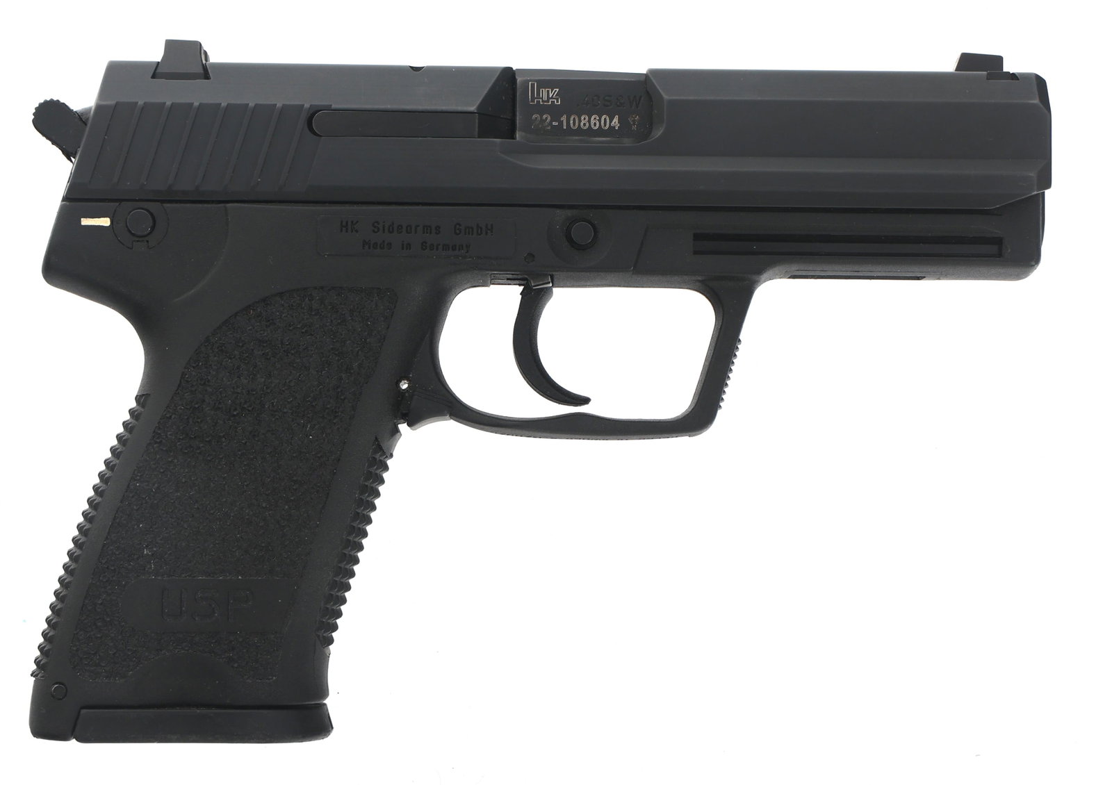 HK MODEL USP .40 S&W CALIBER SEMI AUTO PISTOL: HK MODEL USP .40 S&W CALIBER SEMI AUTO PISTOL HK Model USP .40 S&W caliber semi automatic pistol. Three dot sights. Safety de-cocker. BC date code. Six magazines. Original HK hard case with manual and