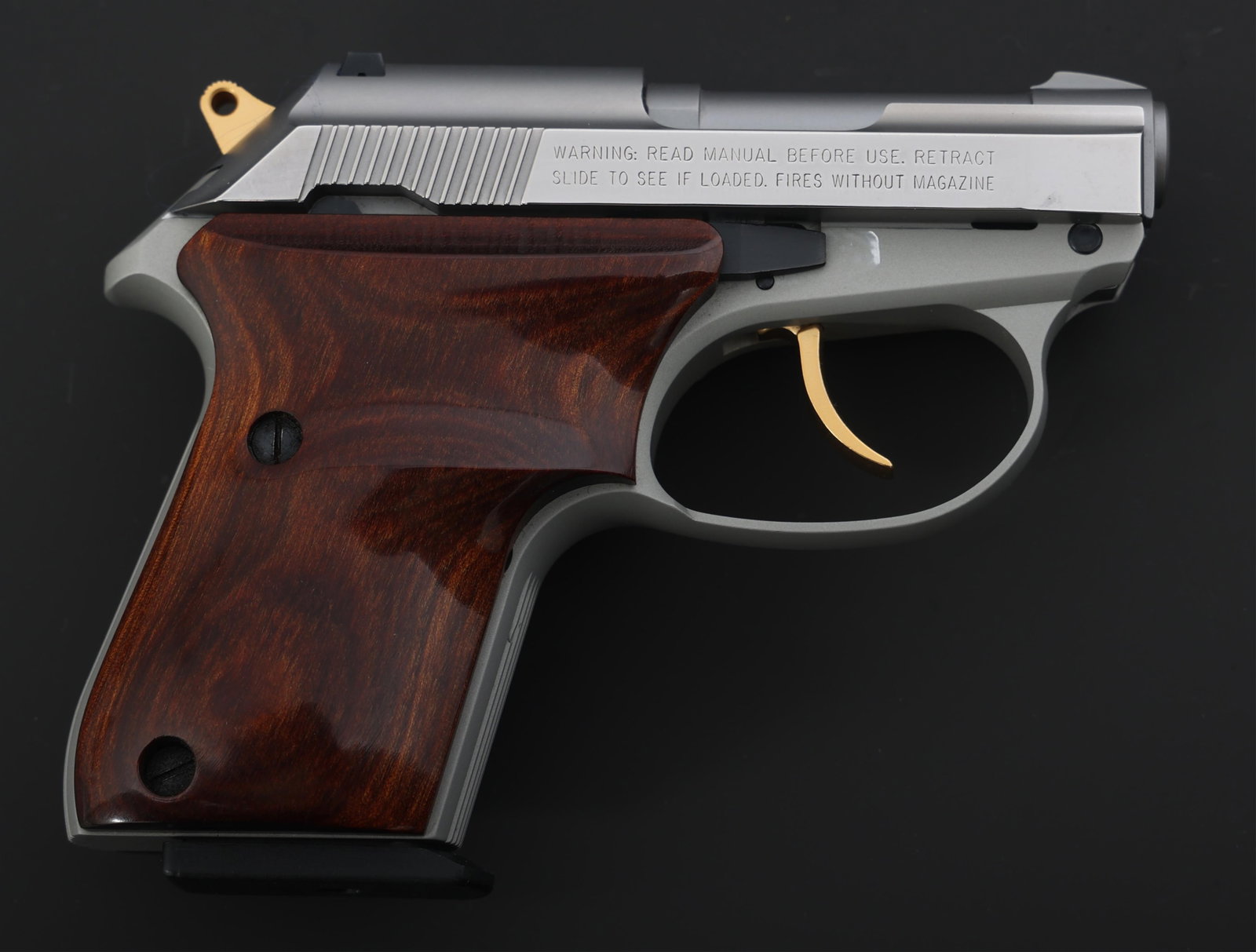 BERETTA MODEL 3032 TOMCAT .32 AUTO CALIBER PISTOL: BERETTA MODEL 3032 TOMCAT .32 AUTO CALIBER PISTOL Beretta Model 3032 Tomcat .32 Auto caliber semi-automatic pistol. Matte silver finish. Fixed sights. Wood grips. Four magazines. Beretta cardboard box