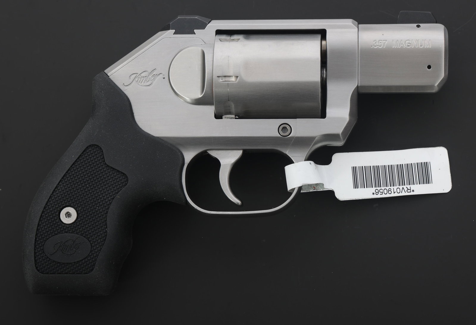 KIMBER MODEL K6S .357 MAGNUM CALIBER REVOLVER: KIMBER MODEL K6S .357 MAGNUM CALIBER REVOLVER Kimber Model K6S .357 Magnum caliber DA revolver. Six-shot fluted cylinder. Crimson Trace rubber grips. Fixed sights. Factory cardboard box with bag, lite