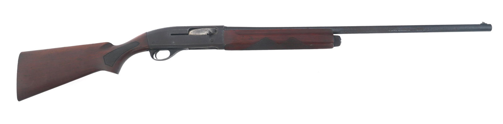 REMINGTON MODEL SPORTSMAN 48 16 GAUGE SHOTGUN: REMINGTON MODEL SPORTSMAN 48 16 GAUGE SHOTGUN Remington Model Sportsman 48 16 gauge semi-automatic shotgun. 2 3/4 inch chamber. Modified choke. Checkered wood stock and forend. No butt plate. Bead fro
