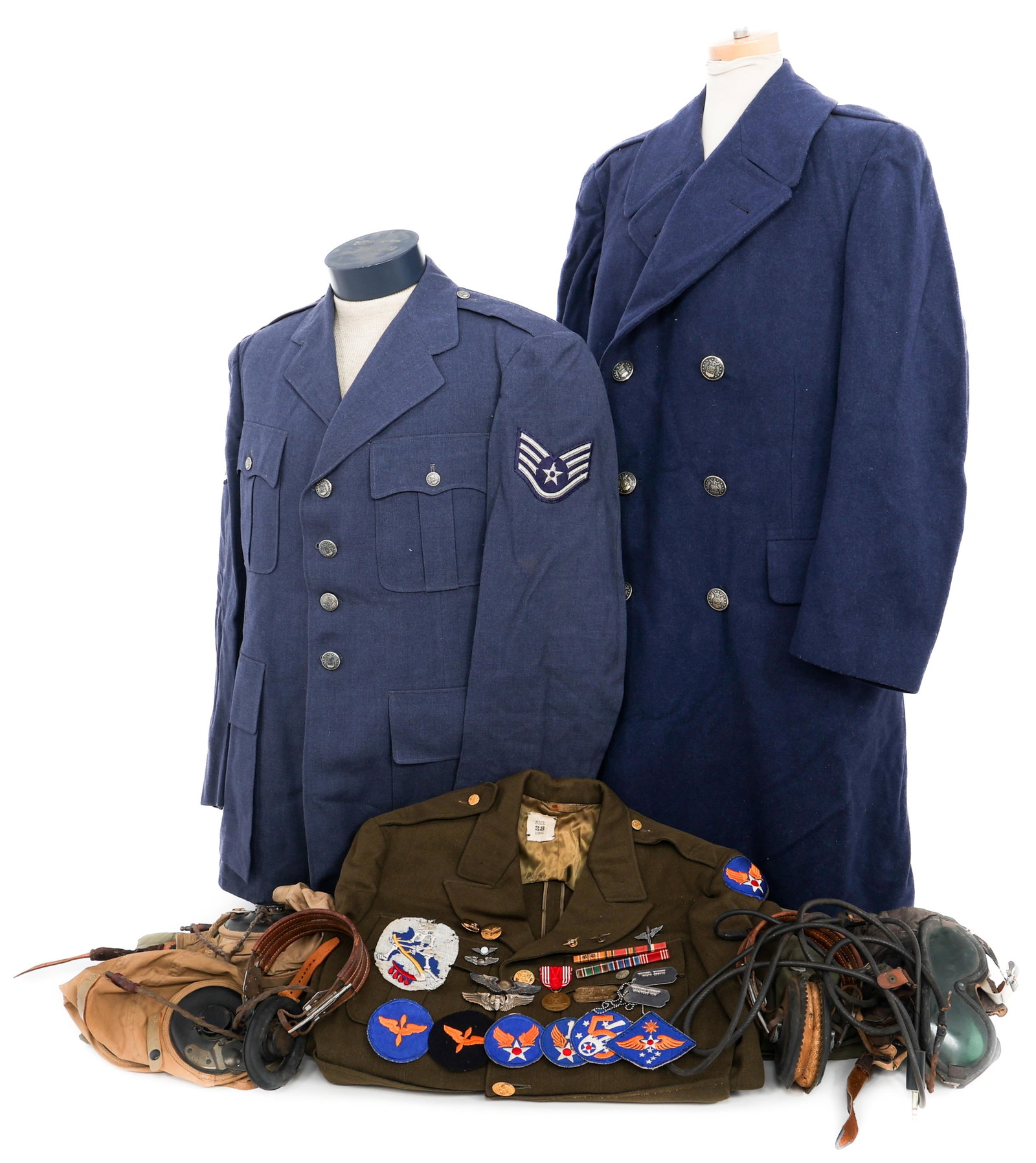 WWII USAAF 13th BS GUNNER NAMED MEDAL GROUPING: WWII USAAF 13th BS GUNNER NAMED MEDAL GROUPING WWII USAAF 13th Bomb Squadron Aerial Gunner Named Medal Grouping. Named to Staff Sergeant Eldred Hodges. Includes sterling silver aerial gunner wings, ob