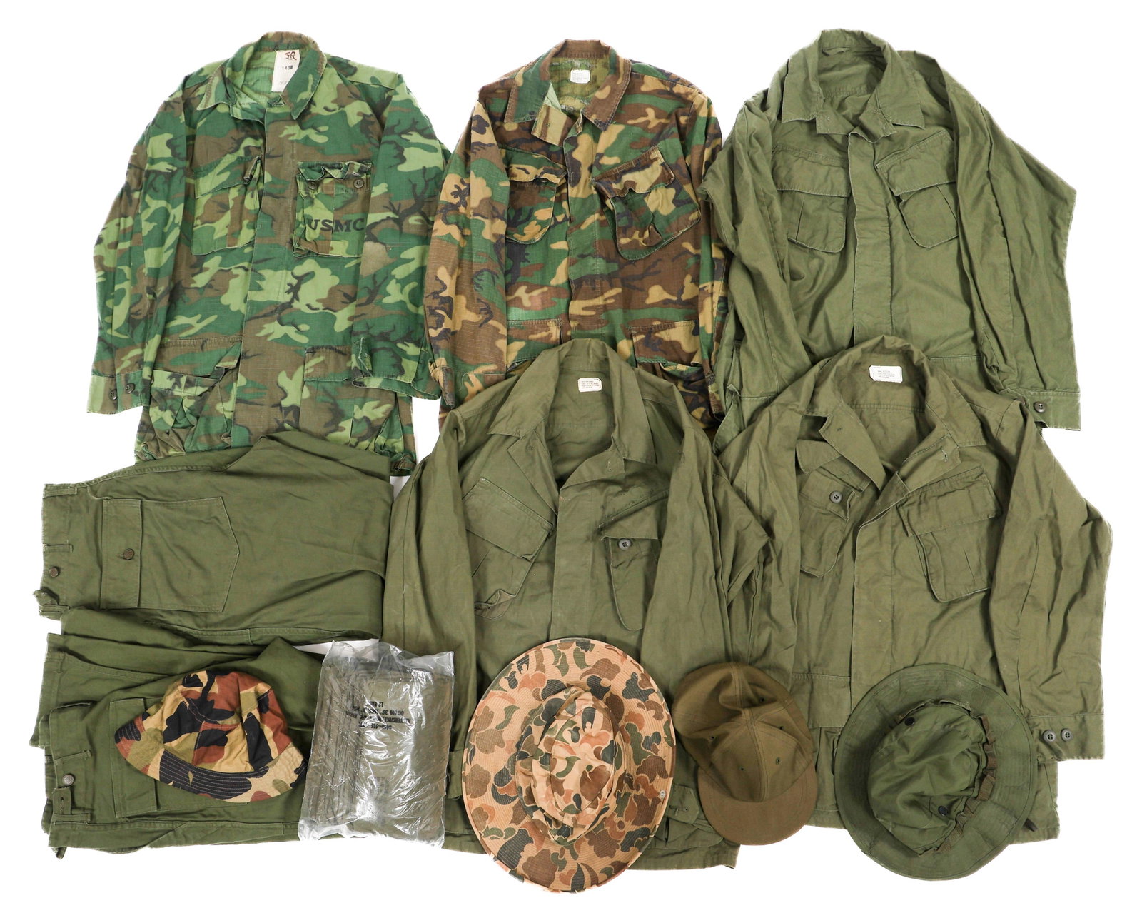 VIETNAM WAR US JUNGLE JACKETS, HATS & TROUSERS: VIETNAM WAR US JUNGLE JACKETS, HATS & TROUSERS Vietnam War US Army & Marine Corps Jungle Jackets, Hats and Trousers. (1) ERDL Camo Jungle Jacket. Ripstop poplin cotton jacket with covered buttons. Tag