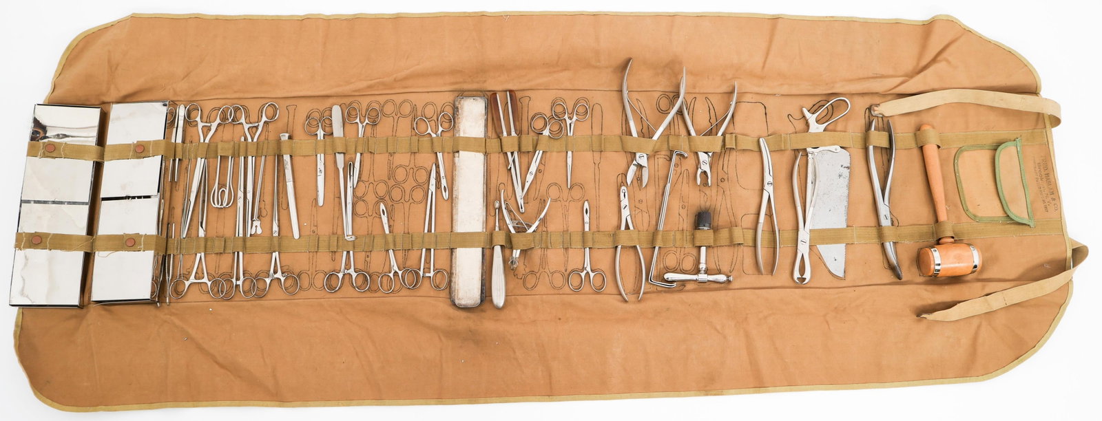 WWI US ARMY SURGEON'S GENERAL OPERATING CASE: WWI US ARMY SURGEON'S GENERAL OPERATING CASE WWI US Army Surgeon's General Operating Case. Khaki construction. Maker mark of Fred Haslam & Co present. Some instruments are missing. Provenance: Lifetim