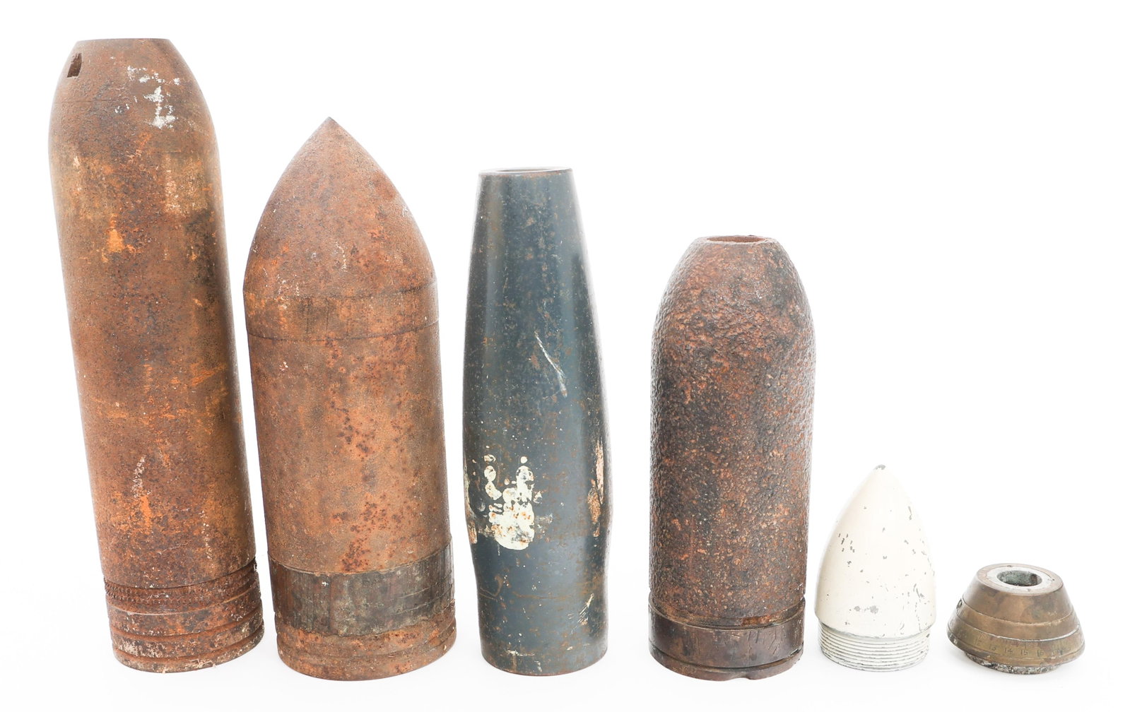 WWII US ARMED FORCES ARTILLERY PROJECTILES: WWII US ARMED FORCES ARTILLERY PROJECTILES WWII US Armed Forces Artillery Projectile Ordnance. Inert. Size: 2" to 11 1/2" Weight: 53 lbs. Provenance: Lifetime Military Memorabilia & Arms Collection of