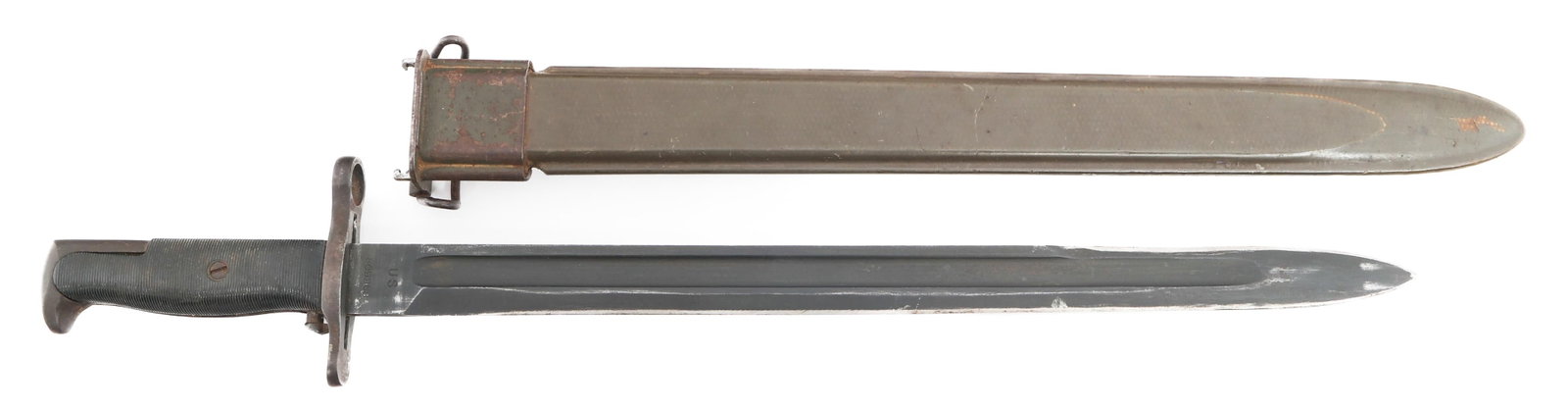 WWI US M1905 BAYONET by SPRINGFIELD ARMORY: WWI US M1905 BAYONET by SPRINGFIELD ARMORY WWI US Army M1905 Bayonet by Springfield Armory. Single edged, blued blade with fuller. Maker mark of Springfield Armory and Ordnance Dept. flaming bomb stam