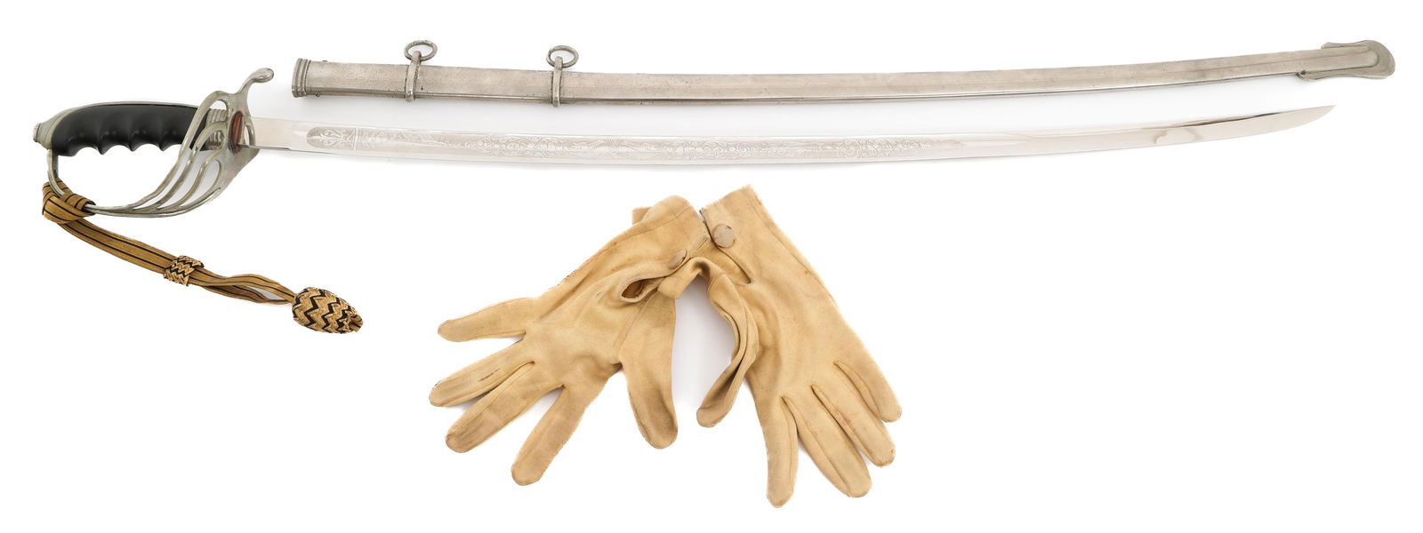 WWI ERA US ARMY M1902 OFFICER SWORD BY M.C. LILLEY: WWI ERA US ARMY M1902 OFFICER SWORD BY M.C. LILLEY WWI - Interwars US Army M1902 Officer Dress Sword. Single edged, bright blade with fuller. Triple acid etched with 'US", patriotic and floral designs