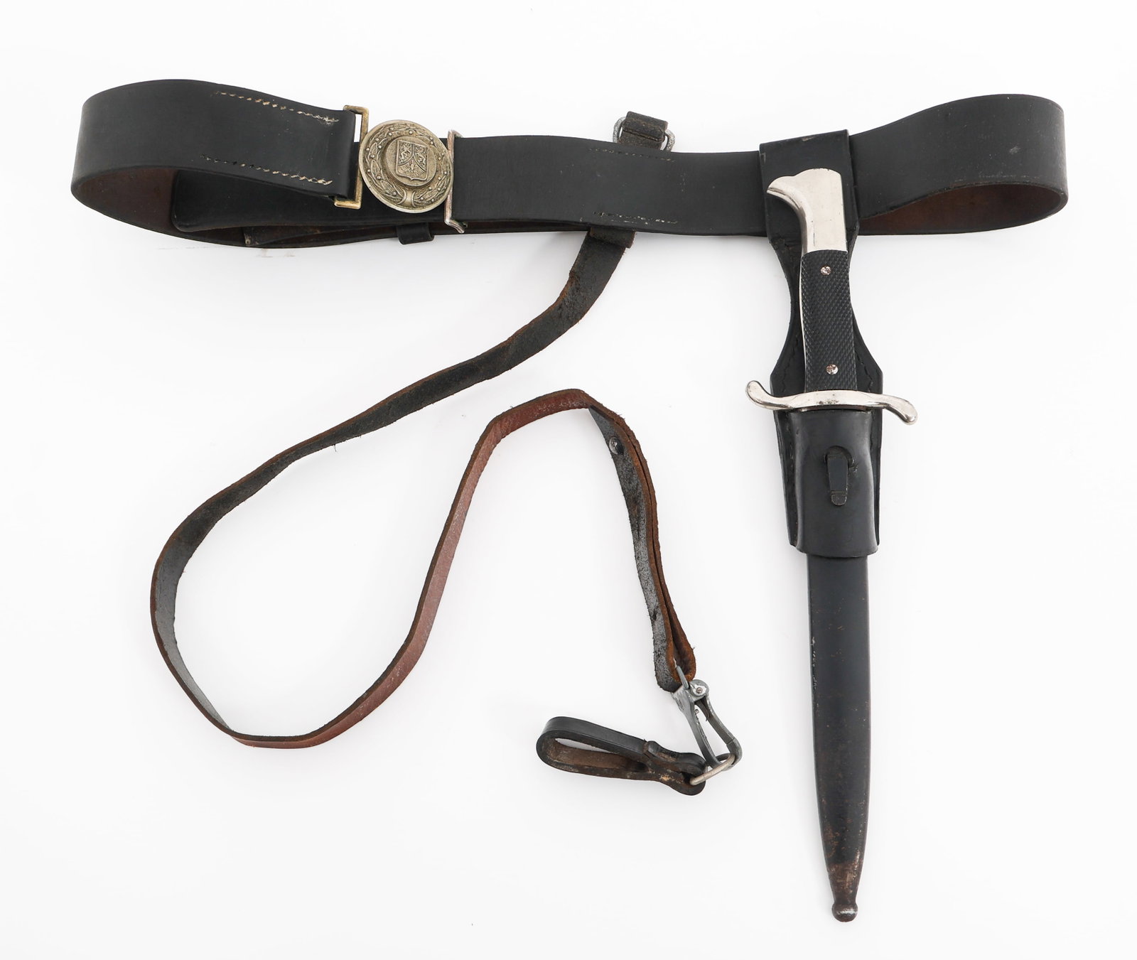 GERMAN WEIMAR REPUBLIC FIRE BRIGADE BELT & BAYONET: GERMAN WEIMAR REPUBLIC FIRE BRIGADE BELT & BAYONET German Weimar Republic Fire Brigade Sam Browne Belt and Bayonet. (1) Sam Brown Belt. Leather construction with steel and brass fittings. Weimar Repub