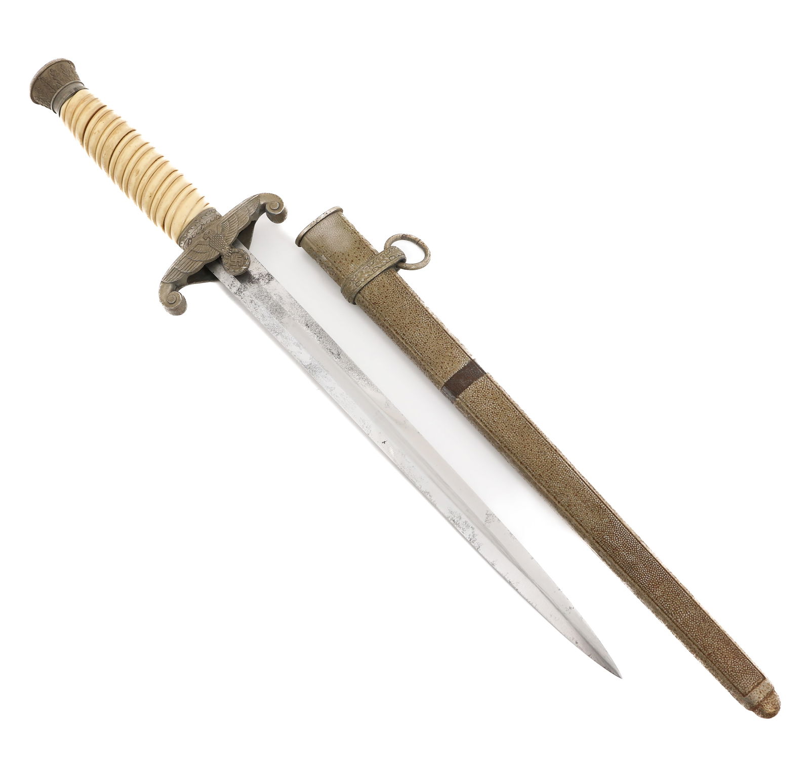 WWII GERMAN HEER M35 OFFICER DAGGER - SCHUTELHOFER: WWII GERMAN HEER M35 OFFICER DAGGER - SCHUTELHOFER WWII German Army Model 1935 Dress Dagger. Double edged, bright blade. Maker mark of A Schutelhofer & Co. etched on the ricasso. Leather buffer pad pr