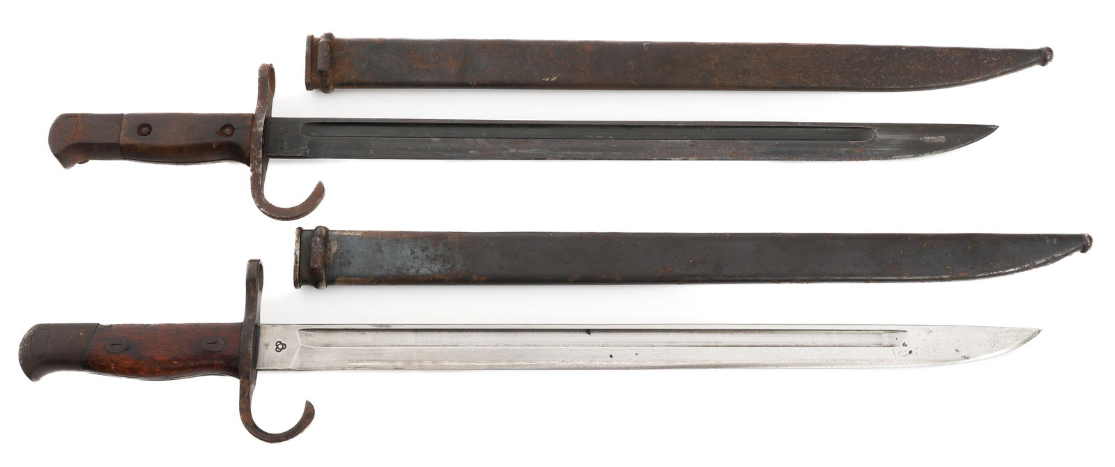 WWII IMPERIAL JAPANESE TYPE 30 BAYONETS: WWII IMPERIAL JAPANESE TYPE 30 BAYONETS WWII Imperial Japanese Type 30 Bayonets. (1) Single edged blade with fuller. Maker mark of Tokyo Army Ministry Armory stamped on the ricasso. Steel hilt with wo