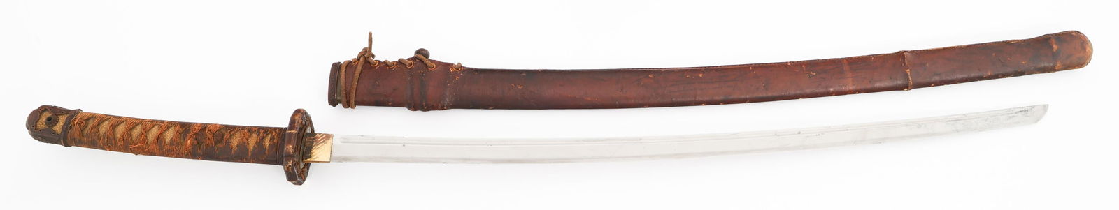 WWII IMPERIAL JAPANESE ARMY TYPE 98 SHIN-GUNTO: WWII IMPERIAL JAPANESE ARMY TYPE 98 SHIN-GUNTO WWII Imperial Japanese Army officer Type 98 Shin-Gunto Sword. Single edged, bright, slightly curved blade with fuller and Sugu style Hamon. Decorated gil