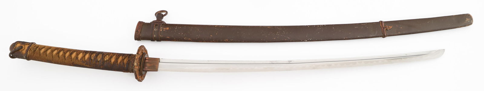 WWII IMPERIAL JAPANESE ARMY TYPE 98 SHIN-GUNTO: WWII IMPERIAL JAPANESE ARMY TYPE 98 SHIN-GUNTO WWII Imperial Japanese Army Officer Type 98 Shin-Gunto Sword. Single edged, curved bright blade with Gunome style Hamon. Decorated copper Habaki, brass a