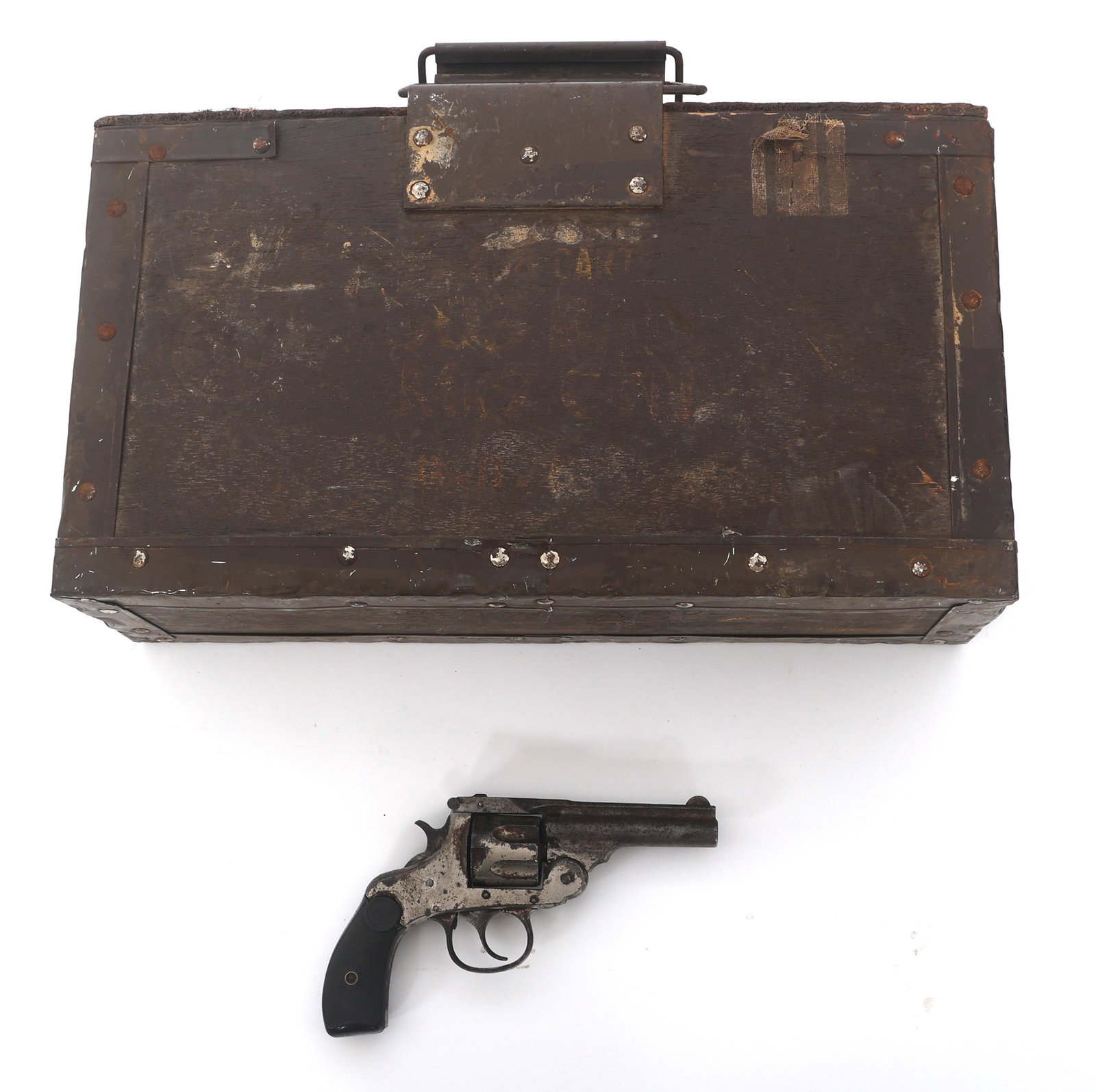 H&R PREMIER REVOLVER AND BRITISH .303 AMMUNITION: H&R PREMIER REVOLVER AND BRITISH .303 AMMUNITION Harrington & Richardson Model Premier .32 caliber top break revolver and British .303 caliber ammunition in crate. Nickel finish. Fixed sights. Six sho