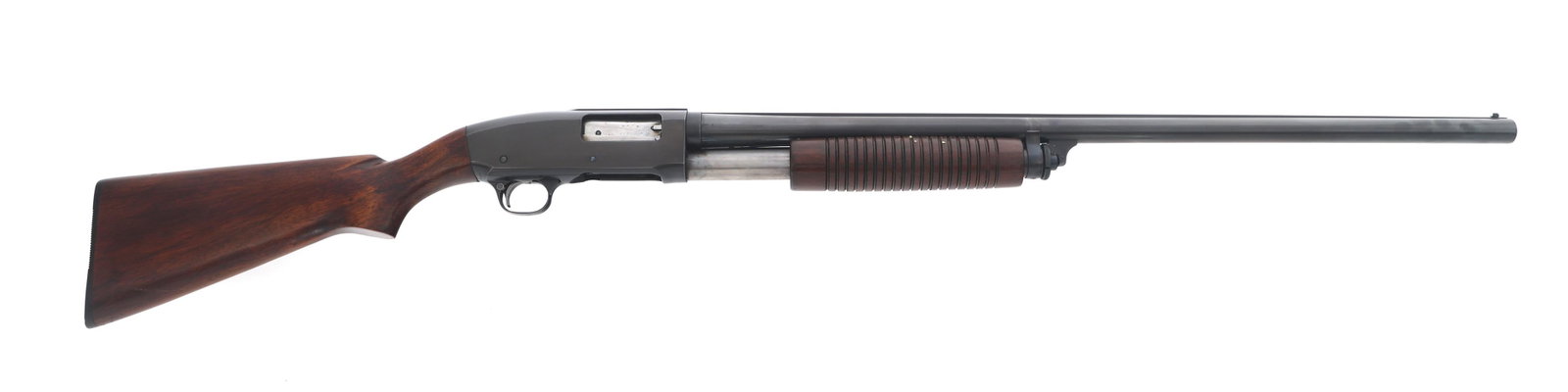 REMINGTON MODEL 31 12 GAUGE PUMP ACTION SHOTGUN: REMINGTON MODEL 31 12 GAUGE PUMP ACTION SHOTGUN Remington Model 31 12 gauge pump action shotgun. 2.75" shell. Skeet choke. Blued finish. Wood stock. Bead front sight. Caliber / Gauge: 12 Barrel Length