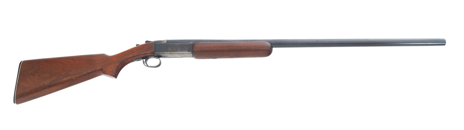 WINCHESTER MODEL 37 12 GAUGE BREAK ACTION SHOTGUN: WINCHESTER MODEL 37 12 GAUGE BREAK ACTION SHOTGUN Winchester Model 37 12 gauge break action shotgun. 2 3/4" chamber. Fixed full choke. Blued finish. Bead sight. Wood stock. Caliber / Gauge: 12 Barrel