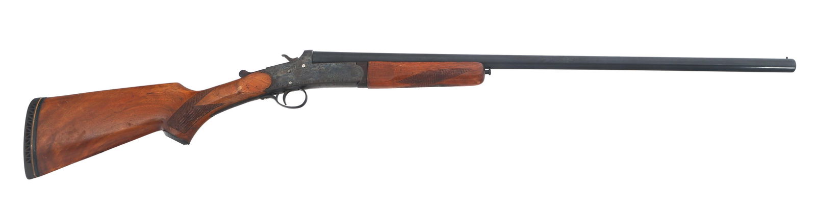 ECHASA 16 GAUGE SINGLE SHOT SHOTGUN: ECHASA 16 GAUGE SINGLE SHOT SHOTGUN Echasa 16 gauge single shot shotgun. 2 3/4 inch chamber. Full choke. Engraved receiver. Serial numbers match on receiver, barrel, and forend. Checkered wood stock a