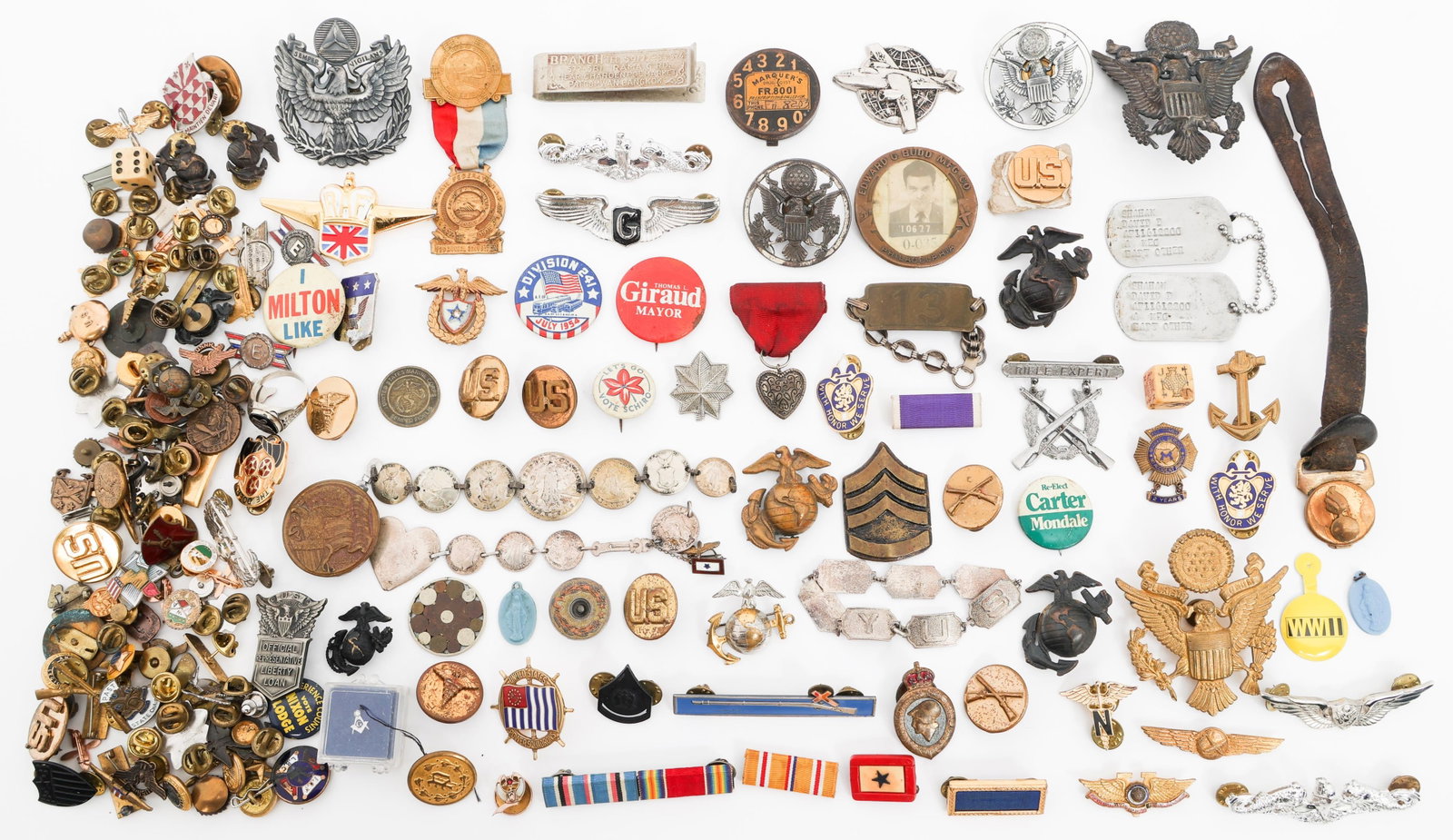 WWII - COLD WAR US ARMED FORCES INSIGNIA BONANZA: WWII - COLD WAR US ARMED FORCES INSIGNIA BONANZA WWII - Cold War US Armed Forces Insignia Bonanza. Includes Army, Navy and USMC ranks, cap badges, dog tags, EIB, collar insignia and more.