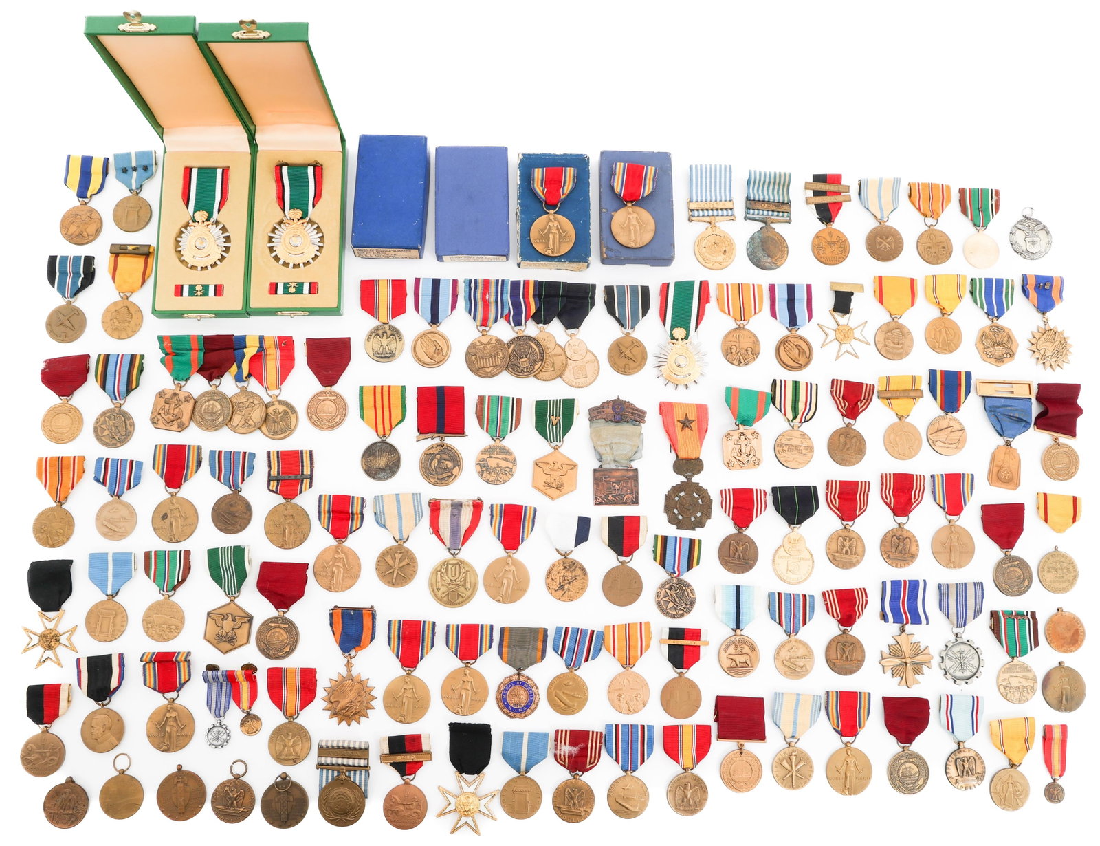 WWII - CURRENT US ARMED FORCES & SAUDI MEDALS: WWII - CURRENT US ARMED FORCES & SAUDI MEDALS WWII - Current US Armed Forces and Saudi Arabian Medals.