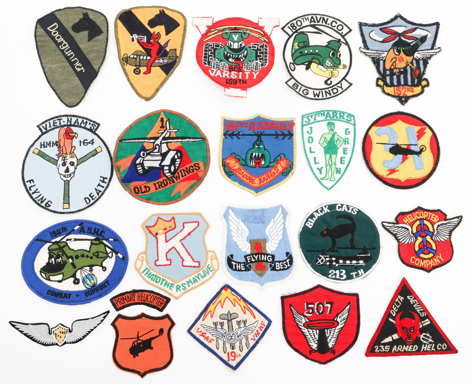 VIETNAM WAR US HELICOPTER UNIT PATCHES: VIETNAM WAR US HELICOPTER UNIT PATCHES Vietnam War US Armed Forces Helicopter Unit Patches. Some are made in country. (1) 191st Assault Helicopter Company "Boome Rangs". (1) 1st Armored Division "Old 