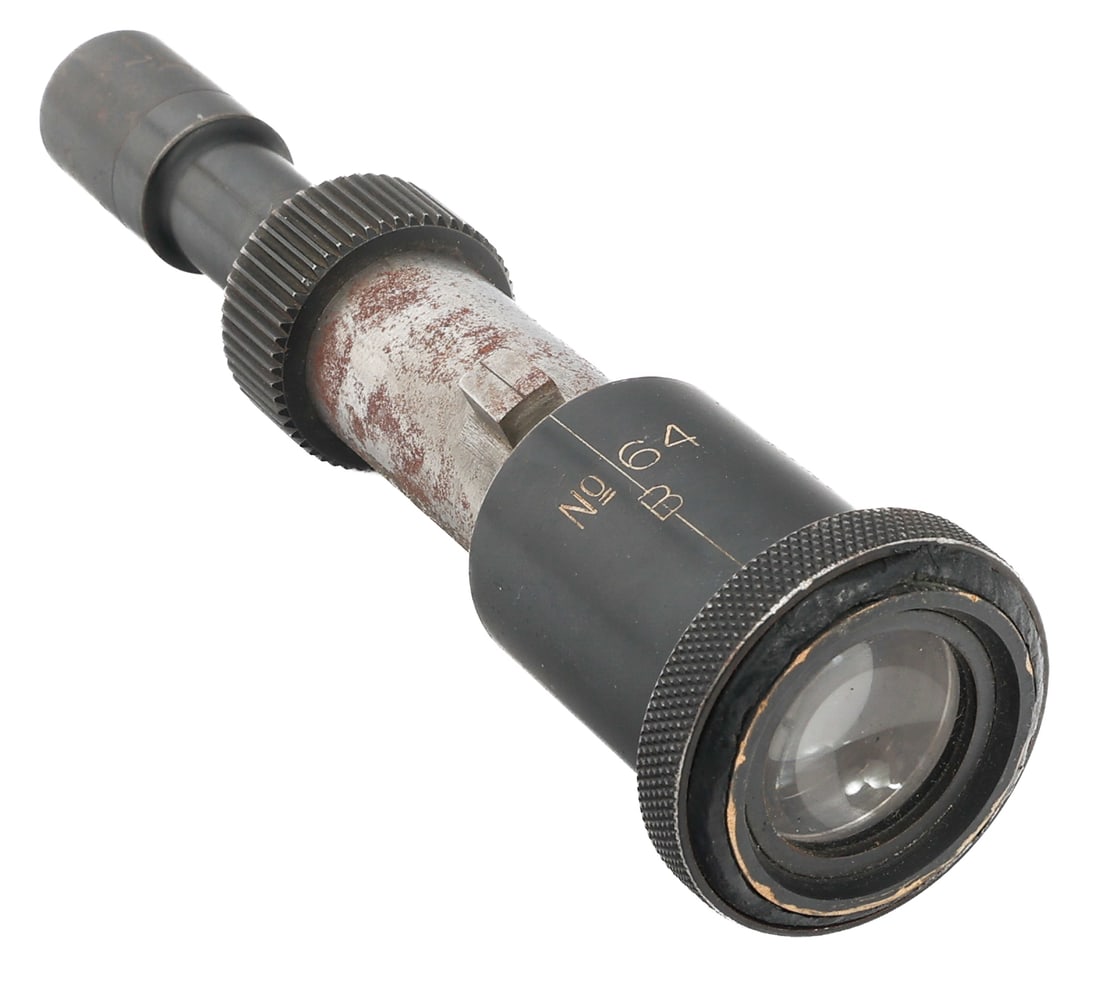 WWII JAPANESE TYPE 94 ANTI-TANK GUN 2.5 x 13 OPTIC: WWII JAPANESE TYPE 94 ANTI-TANK GUN 2.5 x 13 OPTIC WWII Imperial Japanese Type 94 37mm Anti-Tank Gun 2.5 x 13 Optic. Maker mark by Nikko, magnification, and "No. 64 B" marked near the eye piece. Visib