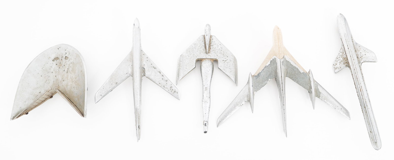 1950's CHEVROLET HOOD ORNAMENTS: 1950's CHEVROLET HOOD ORNAMENTS 1950's Chevrolet Hood Ornaments. Assorted styles and models.