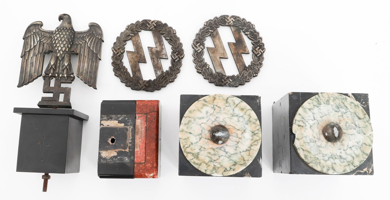 MODERN GERMAN SS RUNE BOOKEND & EAGLE DESK DISPLAY: MODERN GERMAN SS RUNE BOOKEND & EAGLE DESK DISPLAY Modern made German SS Rune Bookends and Eagle Desk Statue. Alloy based construction. Size: 8 1/2"