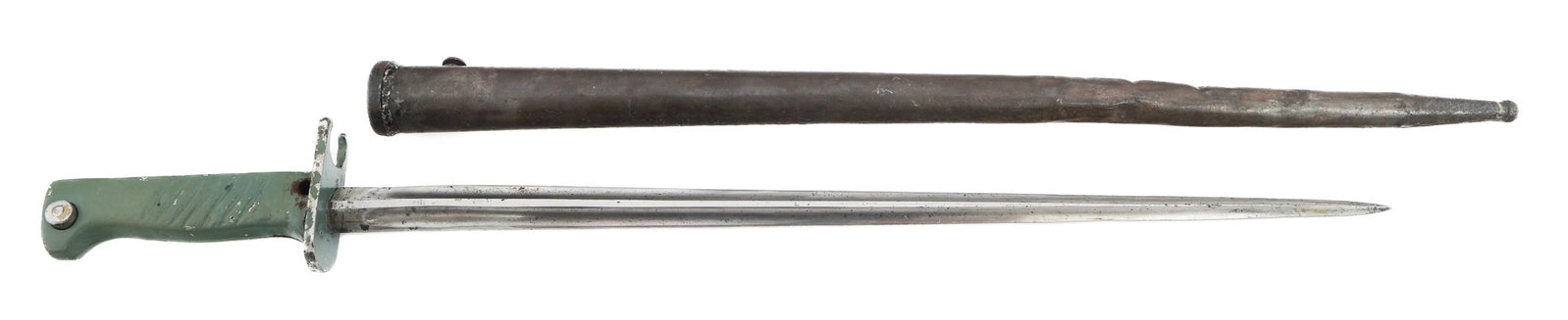 WWI GERMAN ERSATZ TRIANGULAR BLADE BAYONET: WWI GERMAN ERSATZ TRIANGULAR BLADE BAYONET WWI German Ersatz Triangular Blade Bayonet. Straight, triangular blade with proof stamps present on the ricasso. Green painted steel hilt. Steel scabbard. Bl