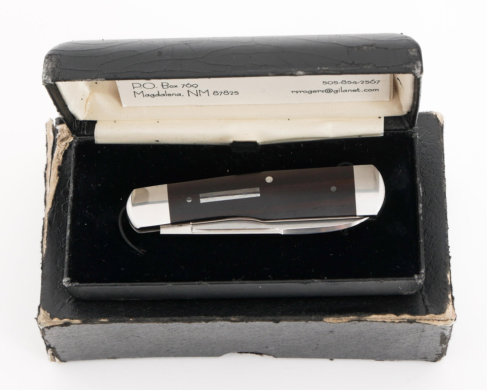 RICHARD ROGERS EBONY GUNSTOCK POCKET KNIFE: RICHARD ROGERS EBONY GUNSTOCK POCKET KNIFE Richard Rogers Ebony Gunstock Pocket Knife. Single edged, bright blade. Maker marked by Rogers on the ricasso. Steel hilt with ebony wood grip. Also includes