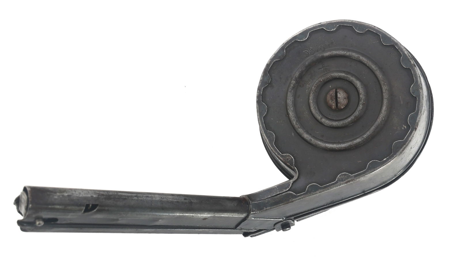 WWII GERMAN 9mm LUGER TYPE 2 SNAIL DRUM MAGAZINE: WWII GERMAN 9mm LUGER TYPE 2 SNAIL DRUM MAGAZINE WWII German 9mm Luger Type 2 snail drum magazine. Serial number 357643 on both sides. Stamped B/N on both sides. Size / Gauge: 9mm