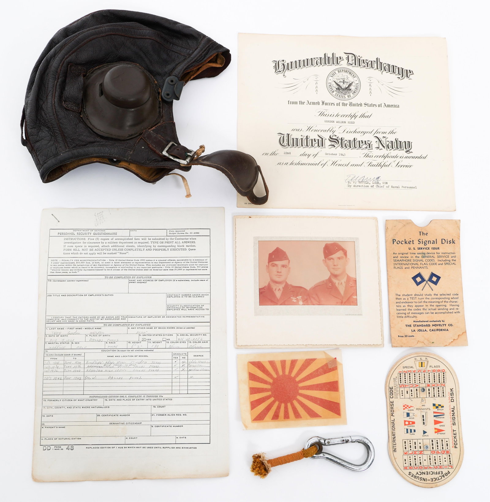 WWII NAMED USMC PILOT NAF-1092 FLIGHT HELMET GROUP: WWII NAMED USMC PILOT NAF-1092 FLIGHT HELMET GROUP WWII USMC Pilot NAF-1029 Flight Helmet & Paperwork Grouping. Named to Lieutenant Gordon Weldon Reed 030907. (1) NAF-1092 Flight Helmet, named to Reed