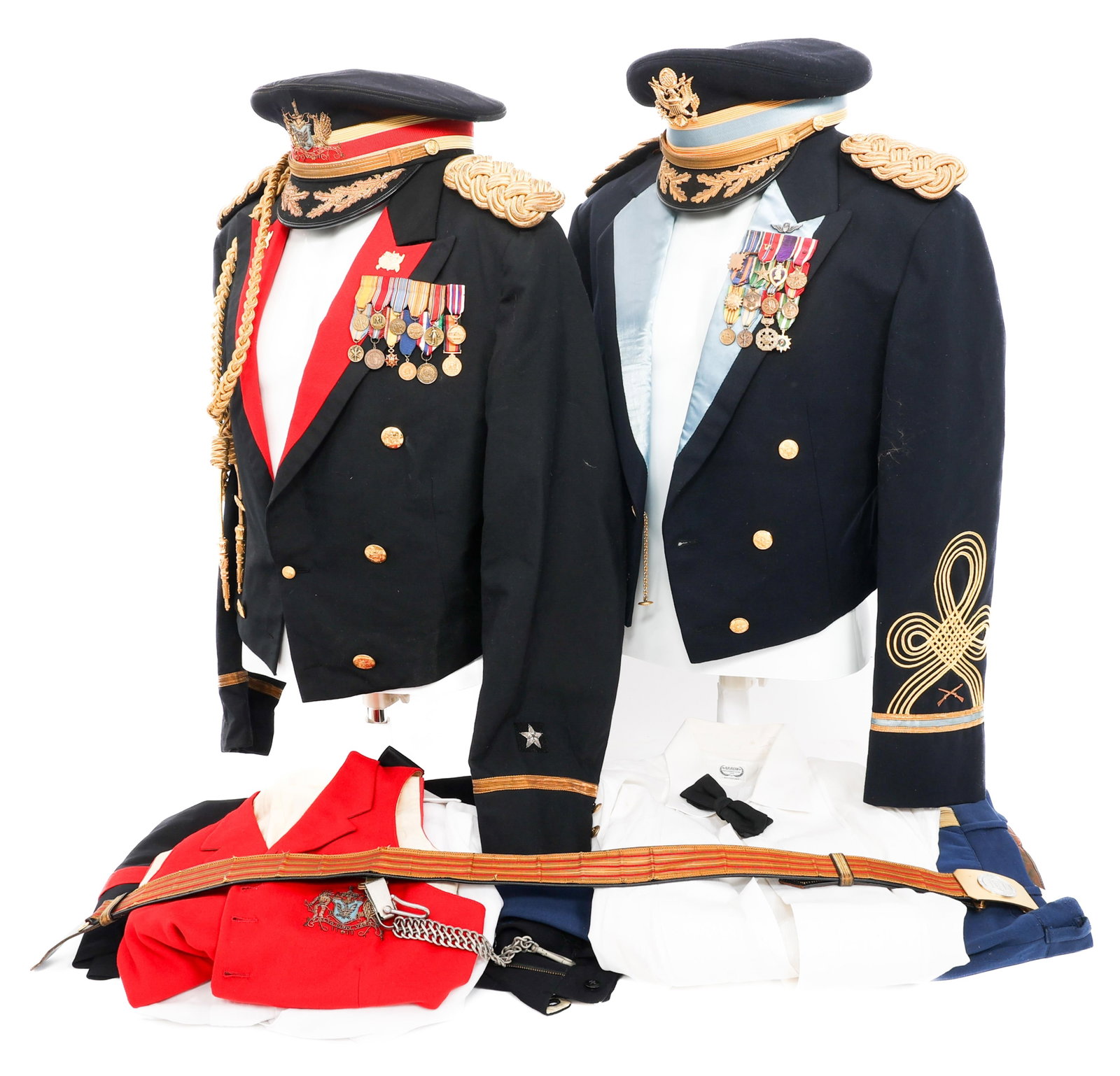 US & STATE GUARD OFFICER DRESS UNIFORMS: US & STATE GUARD OFFICER DRESS UNIFORMS Cold War era US & Massachusetts National Guard Officer Evening Dress Uniforms. Includes visor caps, bow ties, mess dress tunics, dress shirts, vest, belt, cumme