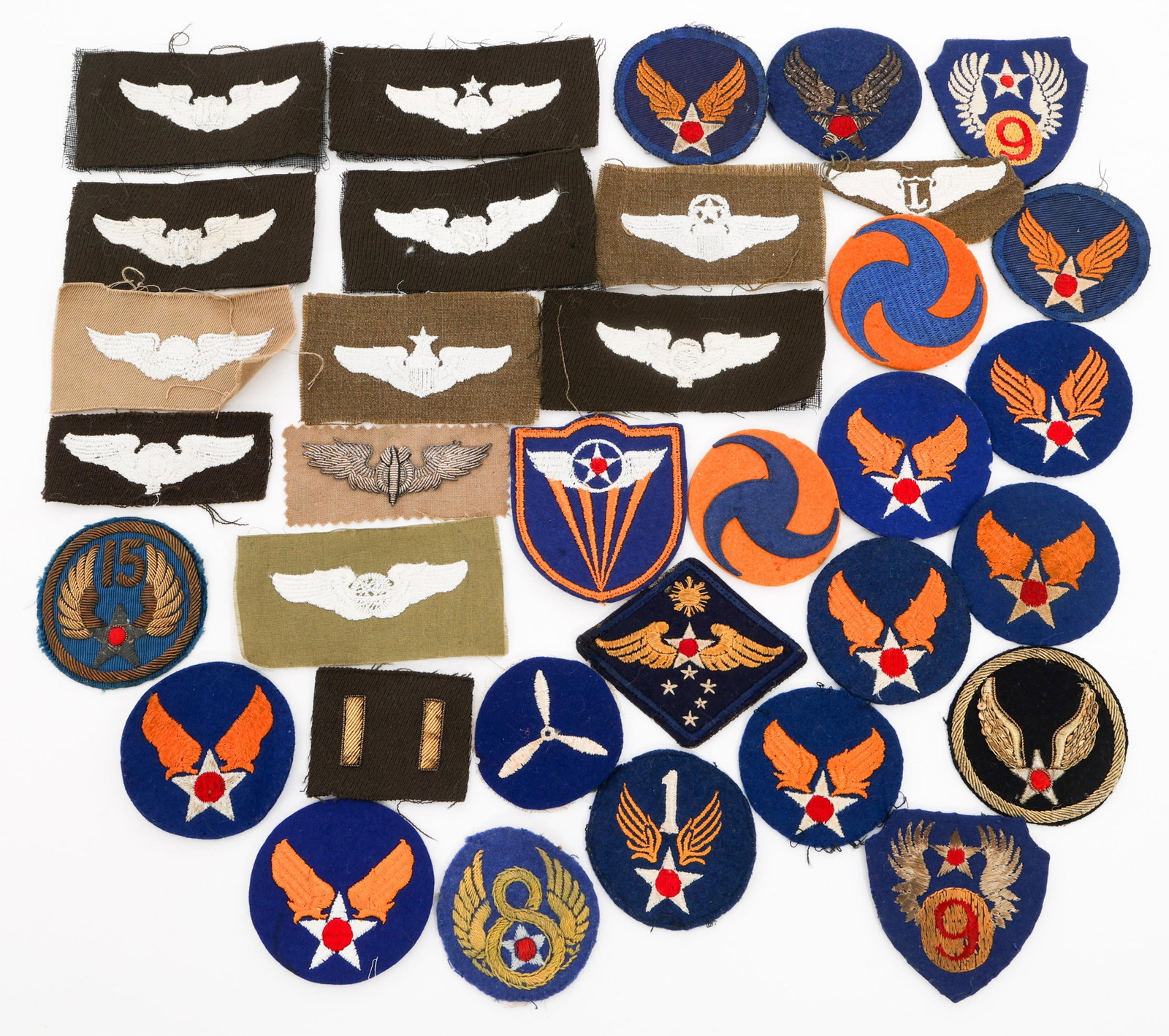WWII USAAF AVIATION WINGS & SHOULDER PATCHES: WWII USAAF AVIATION WINGS & SHOULDER PATCHES WWII USAAF Aviation Wings and Shoulder Patches, Includes Senior and Command Pilot, Liaison Pilot, Balloon, bullion Aerial Gunner, Service Pilot and more. 8