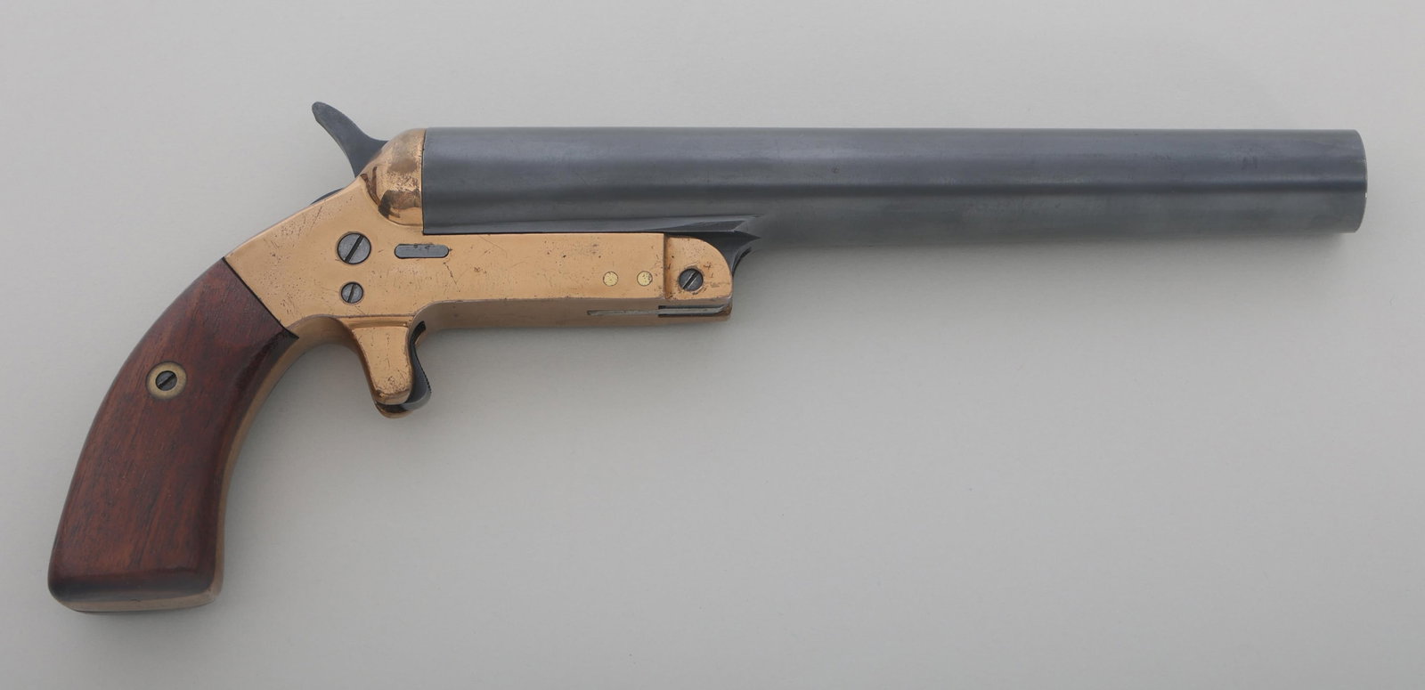 US REMINGTON MK III 10 GAUGE FLARE PISTOL: US REMINGTON MK III 10 GAUGE FLARE PISTOL Remington Mk. III top break 10 gauge flare pistol. Blued barrel. Brass frame. Wood grips. Caliber / Gauge: 10 Barrel Length: 9" Serial Number: 11160 Classific