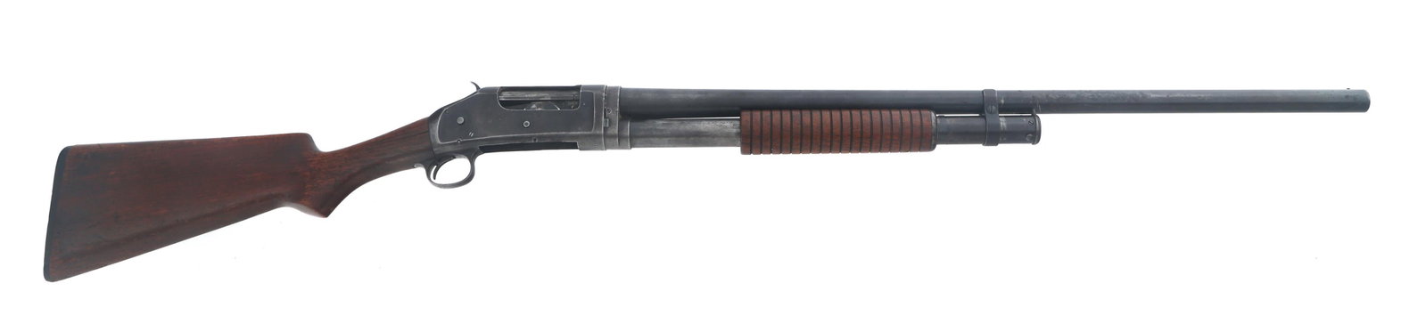 WINCHESTER MODEL 97 12 GAUGE SHOTGUN: WINCHESTER MODEL 97 12 GAUGE SHOTGUN 1919 Winchester Model 1897 12 gauge pump action shotgun. 2.75" shells. Fixed Modified choke. Blued finish. Wood stocks. Bead front sight. Caliber / Gauge: 12 Barre