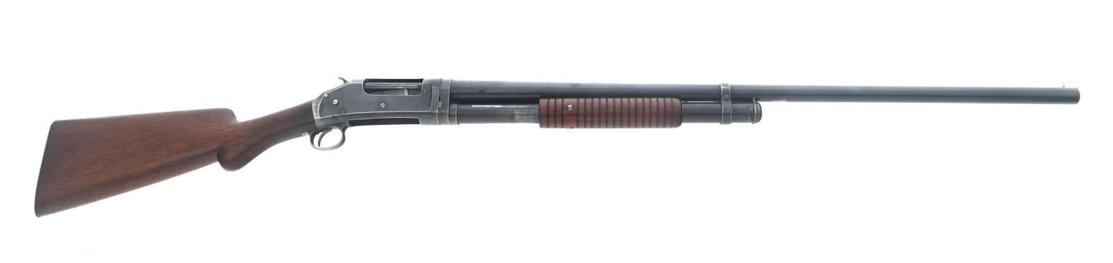 1902 WINCHESTER MODEL 97 12 GAUGE SHOTGUN: 1902 WINCHESTER MODEL 97 12 GAUGE SHOTGUN 1902 Winchester Model 97 12 gauge takedown shotgun. Fixed Full choke. Blued finish. Bead sight. Wood stock. Caliber / Gauge: 12 Barrel Length: 32" Serial Numb