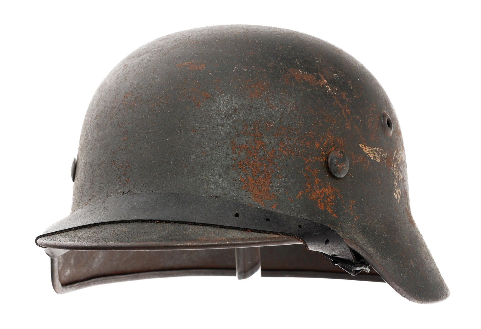 WWII GERMAN LUFTWAFFE SD M40 COMBAT HELMET: WWII GERMAN LUFTWAFFE SD M40 COMBAT HELMET WWII German Luftwaffe SD M40 Combat Helmet. Luftwaffe Eagle decal on the left side. Maker mark "hkp64" and serial number 12230 stamped near the rim. 8 tongue
