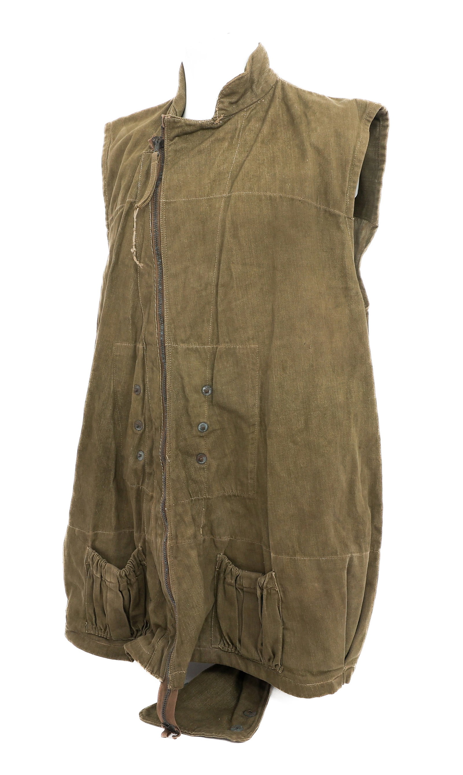 WWII BRITISH ARMY PARACHUTIST OVERSMOCK JACKET: WWII BRITISH ARMY PARACHUTIST OVERSMOCK JACKET WWII British Army Parachutist Oversmock Jacket. Zipper stamped "Made in England DOT". Ink stamps present on the inside, faded. Size: Large