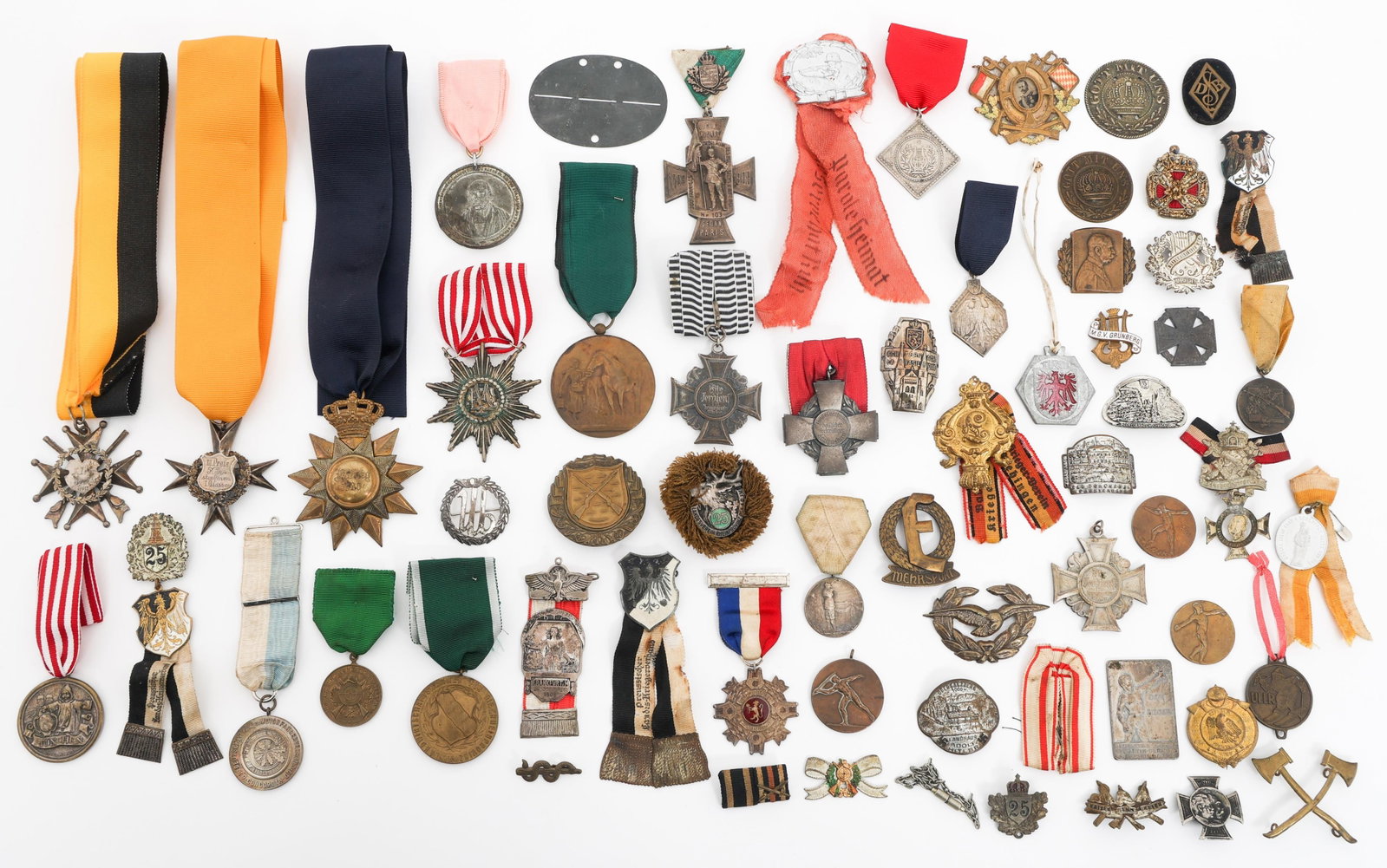 IMPERIAL GERMAN & WEIMAR REPUBLIC MEDALS: IMPERIAL GERMAN & WEIMAR REPUBLIC MEDALS Imperial German & Weimar Republic Medals & badges. Includes regimental anniversary badge, shooting association badges, Hunting Association Long Service badge, 