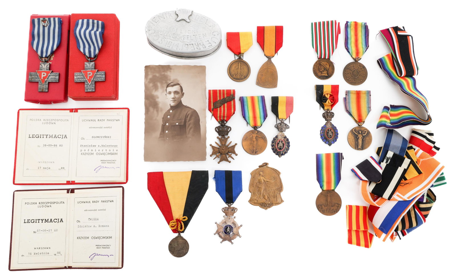WWI - COLD WAR ATTRIBUTED BELGIAN MEDAL GROUPING: WWI - COLD WAR ATTRIBUTED BELGIAN MEDAL GROUPING WWI - Cold War Attributed Belgian Medal Grouping, French and Polish Medals. (1) Belgian Attributed Medal Grouping. Attributed to Francois Felten. Inclu