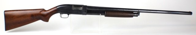 WINCHESTER MODEL 25 12 GAUGE SHOTGUN: WINCHESTER MODEL 25 12 GAUGE SHOTGUN Winchester 12 Ga Model 25. Pump action shotgun. Tube fed magazine. Wood grooved slide and stock. Makers mark to barrel and receiver. About 90% overall. SN 29642 . 